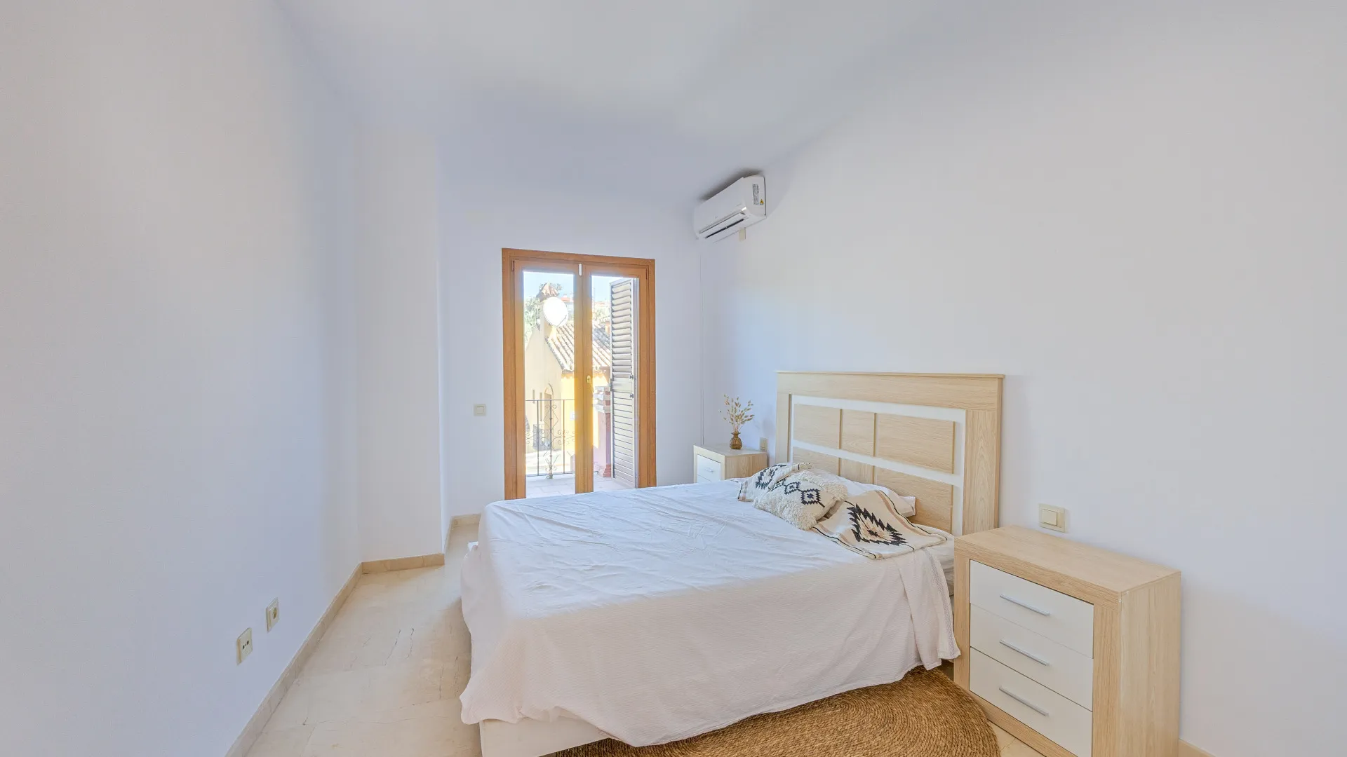 For sale 3 bedrooms semi detached house in Alcaidesa Costa