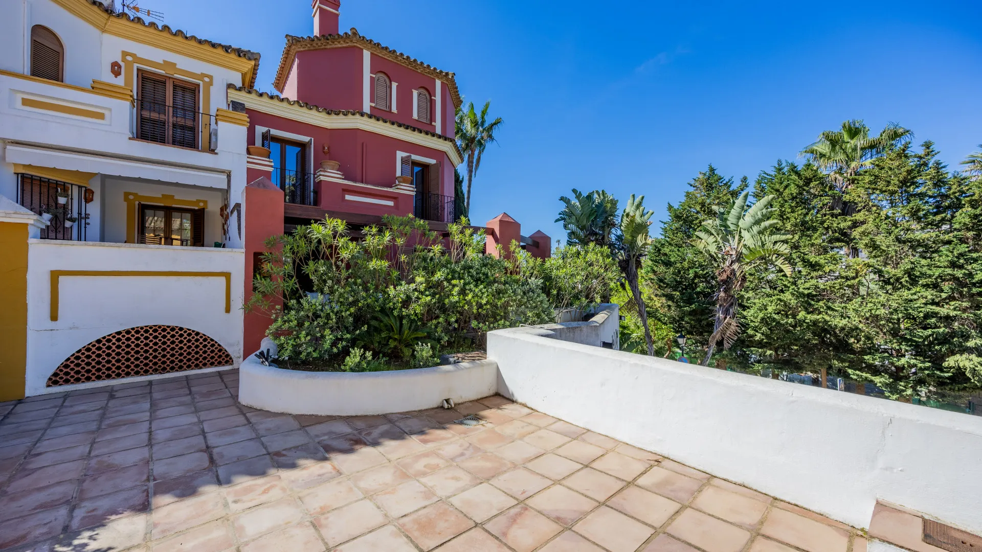For sale 3 bedrooms semi detached house in Alcaidesa Costa