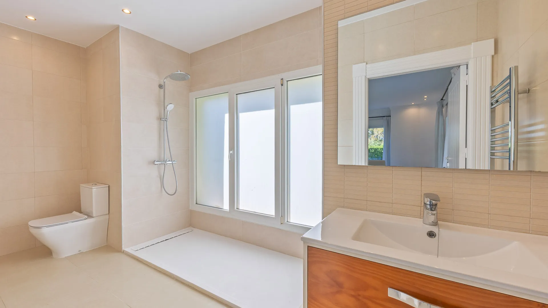 6 bedrooms Zona B villa for sale