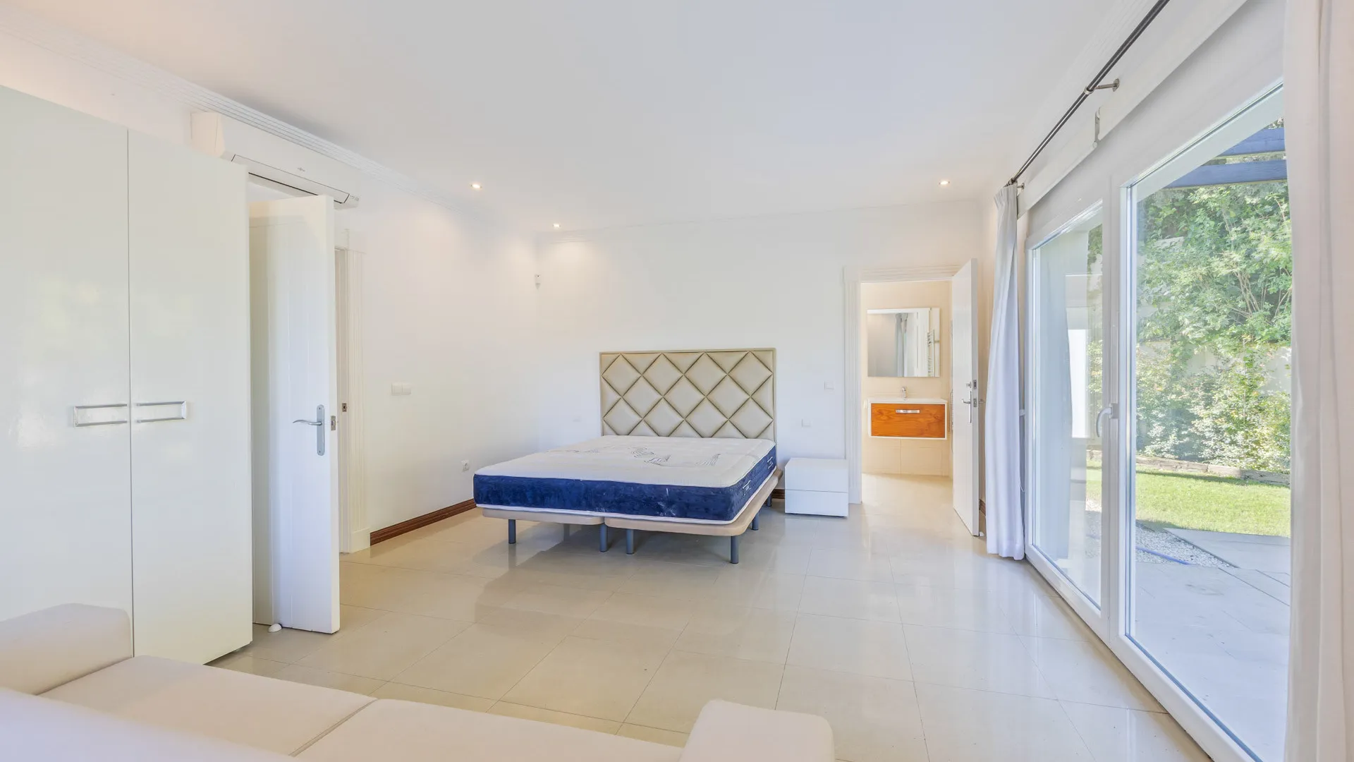 6 bedrooms Zona B villa for sale