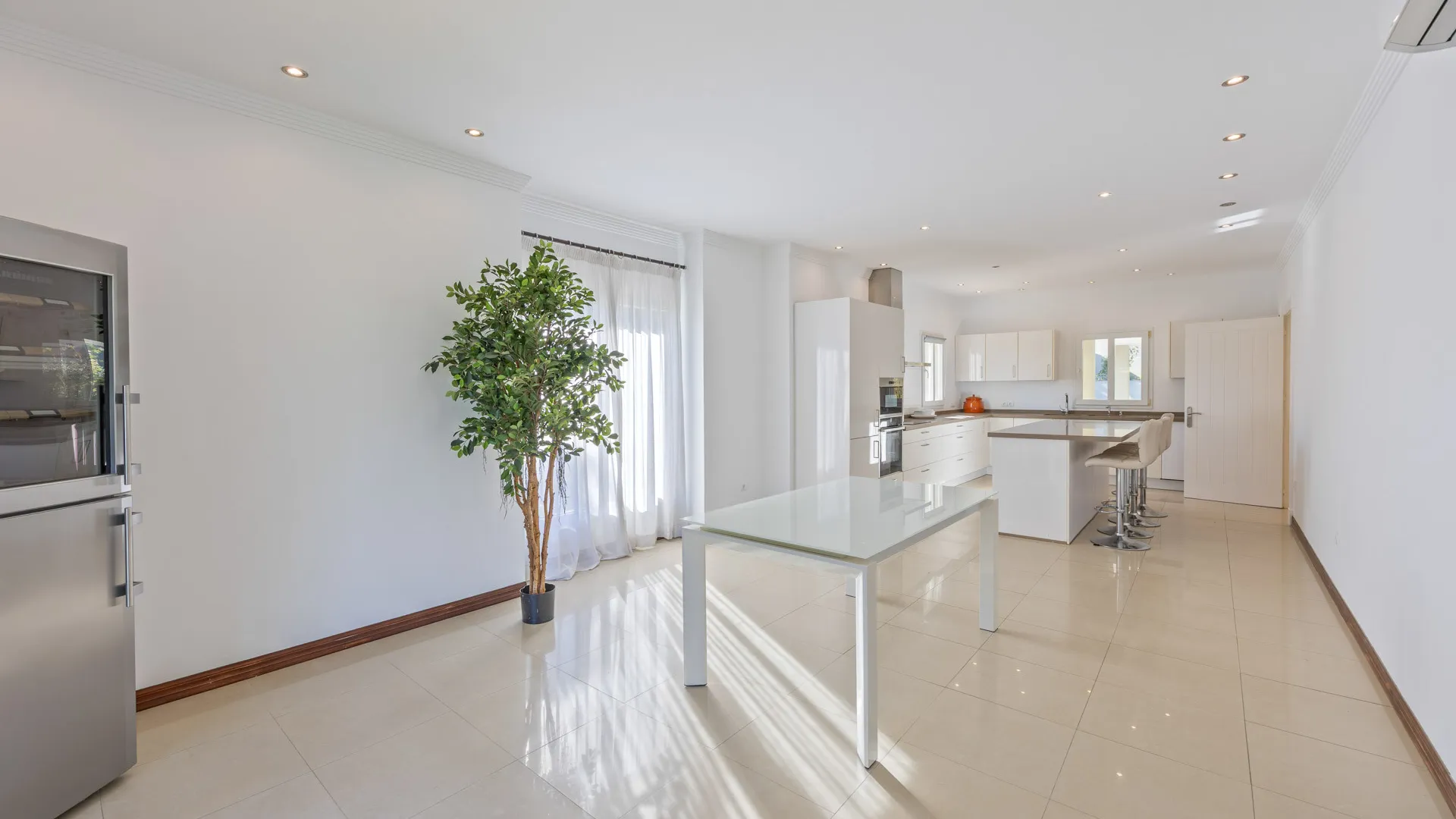 6 bedrooms Zona B villa for sale