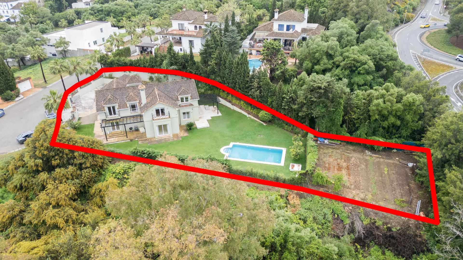 6 bedrooms Zona B villa for sale