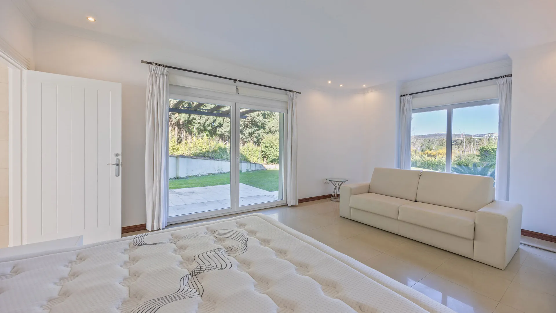 6 bedrooms Zona B villa for sale