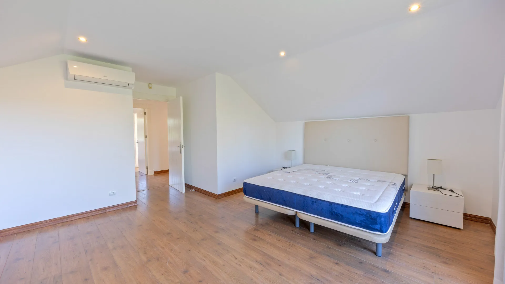6 bedrooms Zona B villa for sale