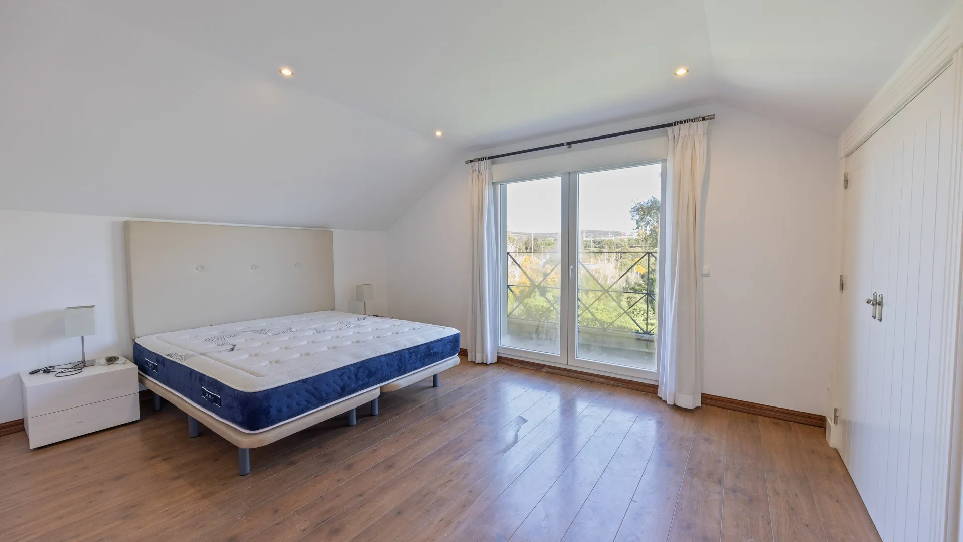 6 bedrooms Zona B villa for sale