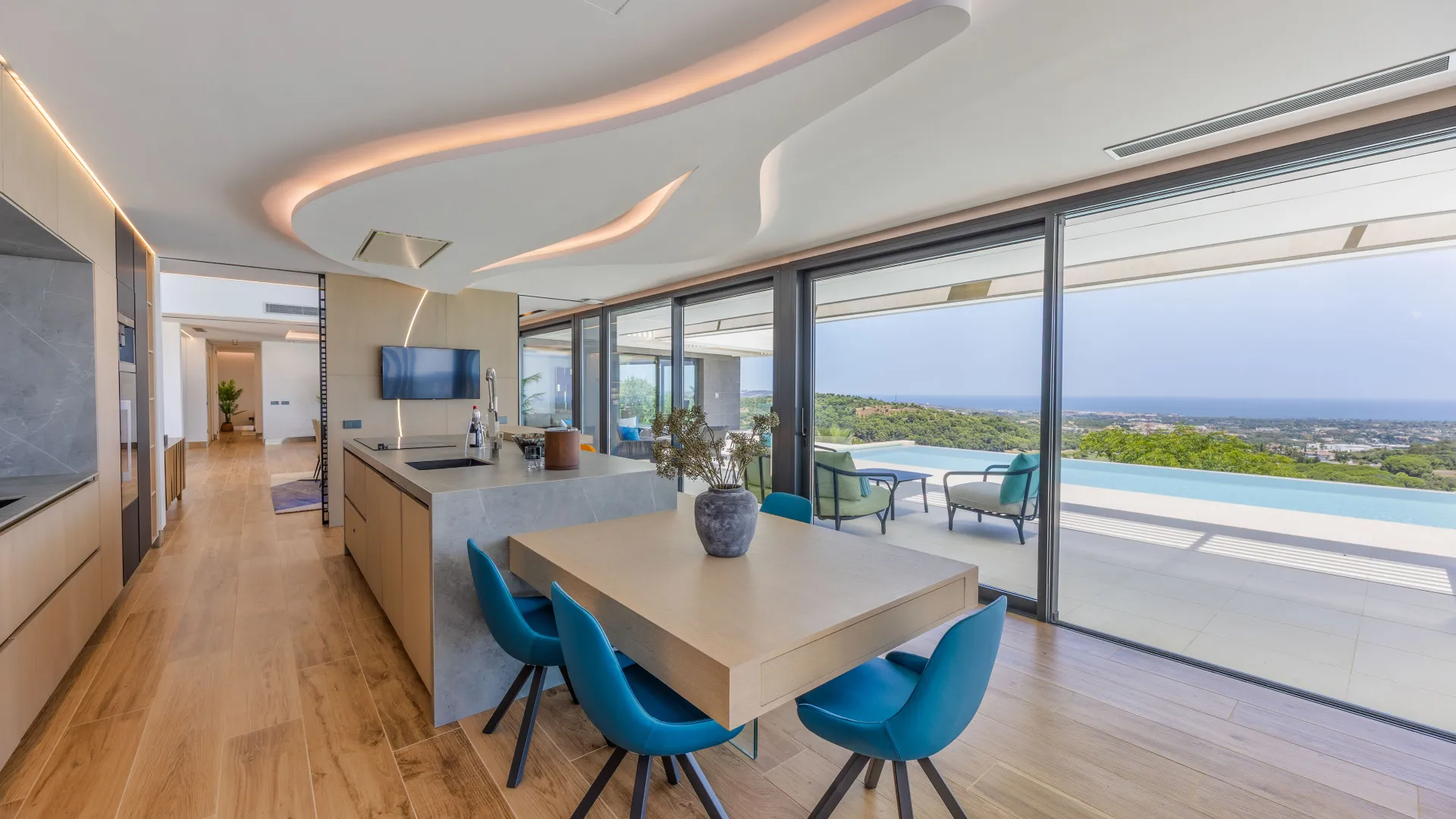 For sale Zona M villa with 5 bedrooms