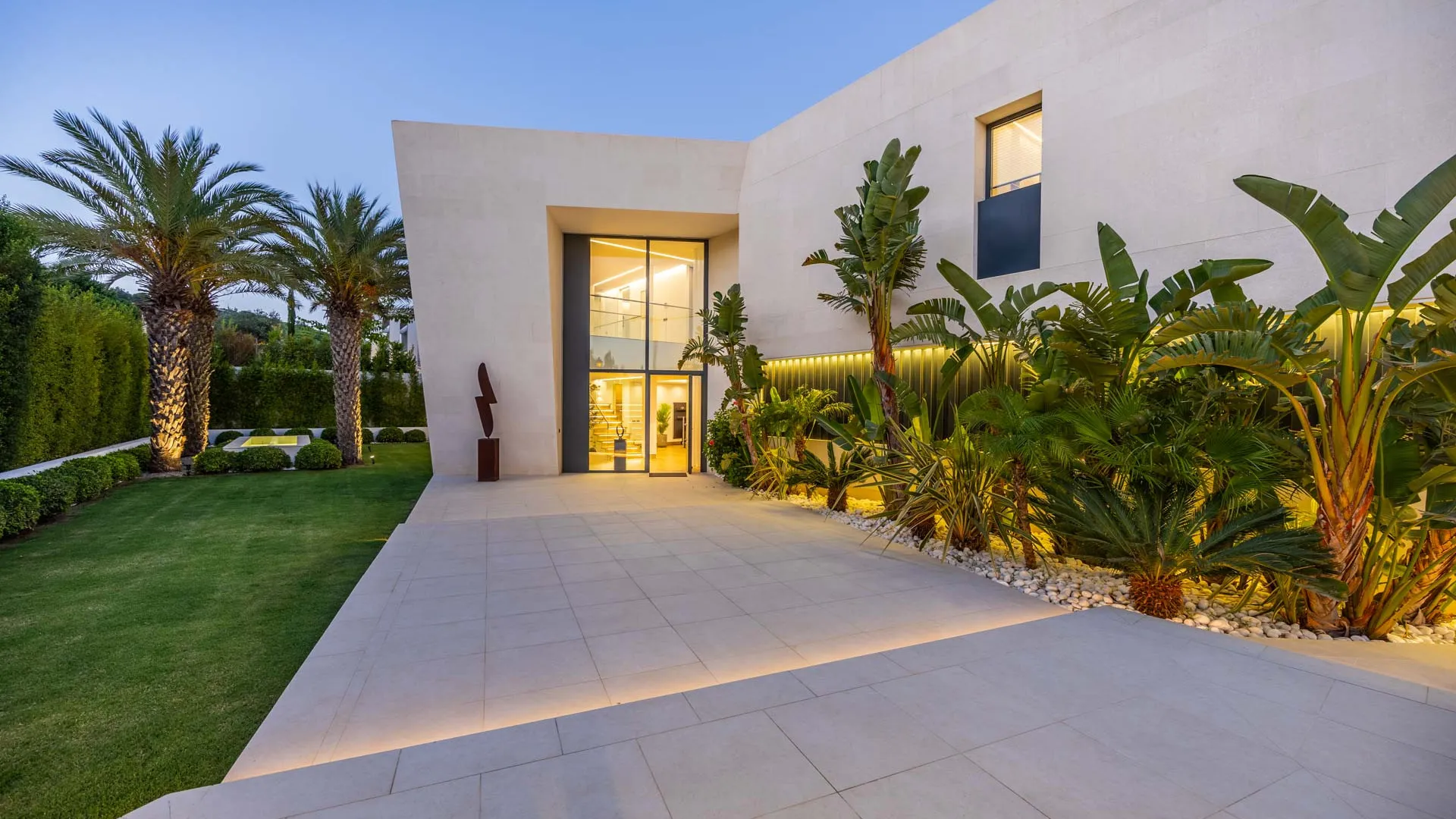 For sale Zona M villa with 5 bedrooms
