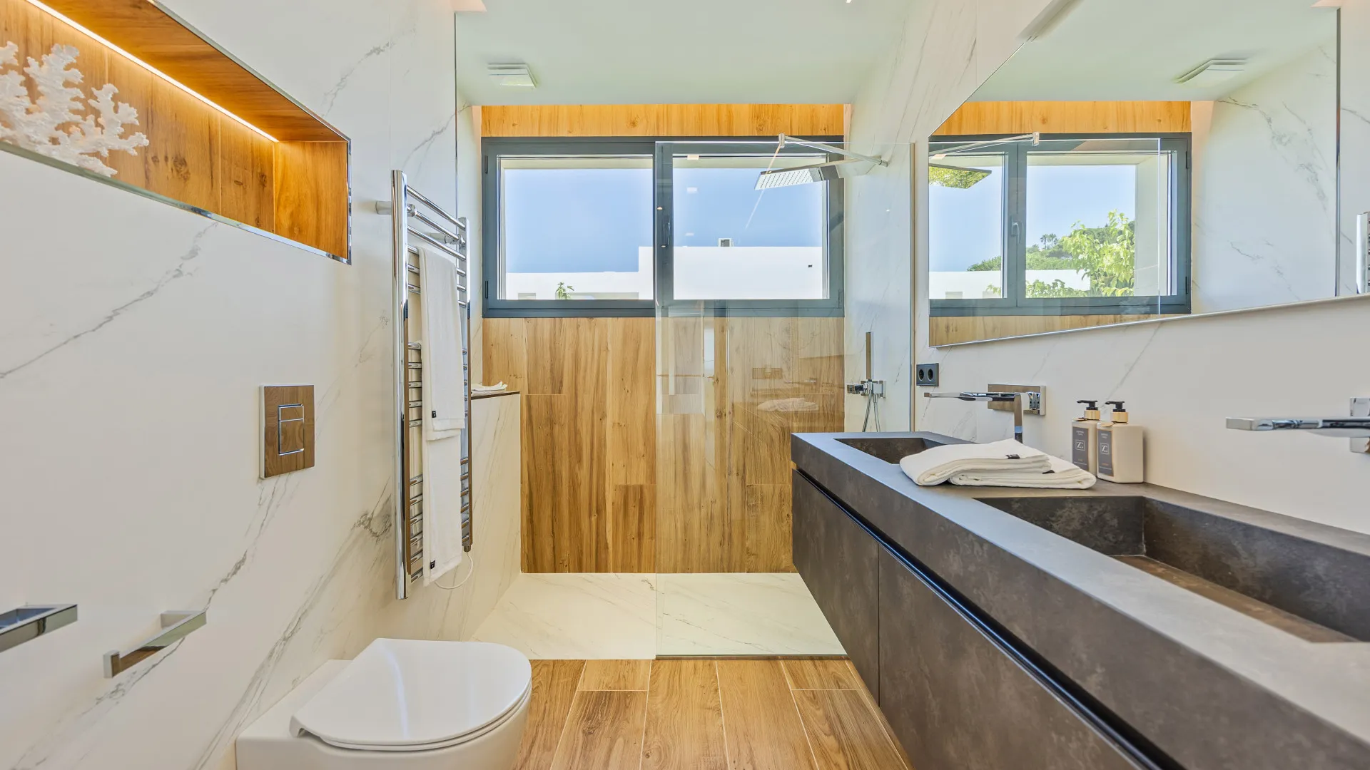 For sale Zona M villa with 5 bedrooms