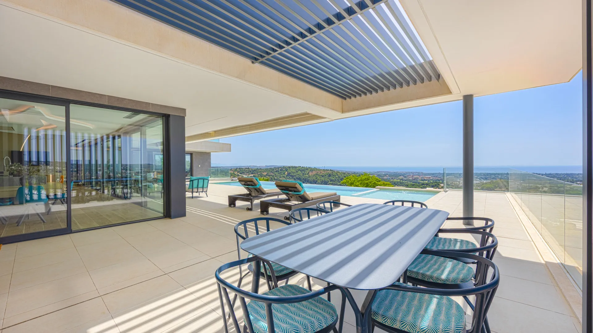 For sale Zona M villa with 5 bedrooms