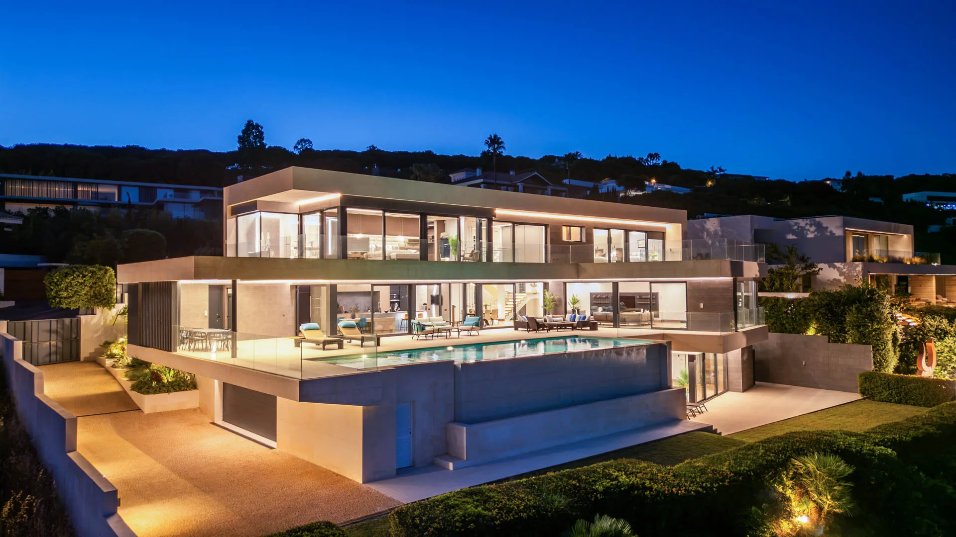 For sale Zona M villa with 5 bedrooms