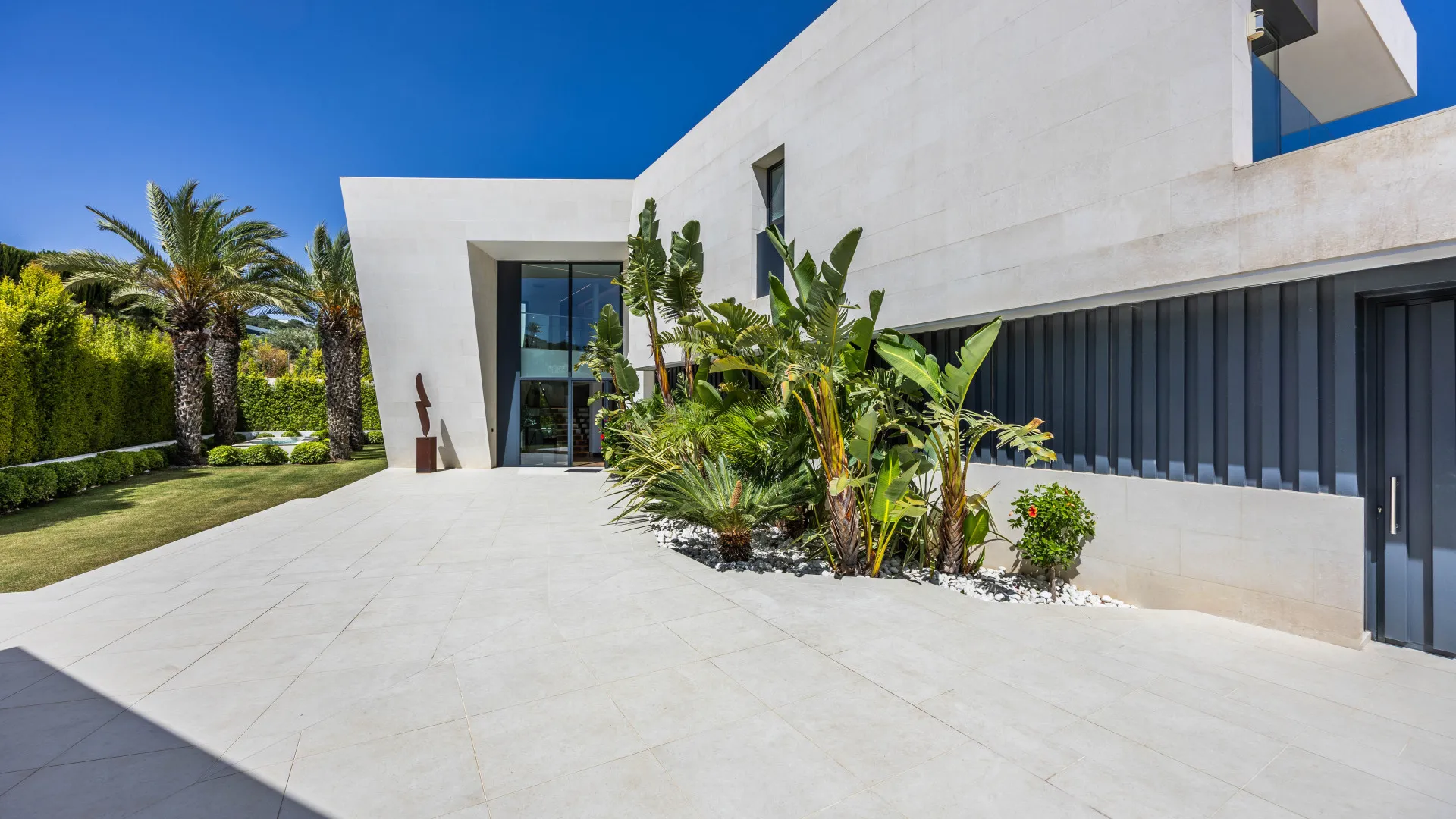 For sale Zona M villa with 5 bedrooms