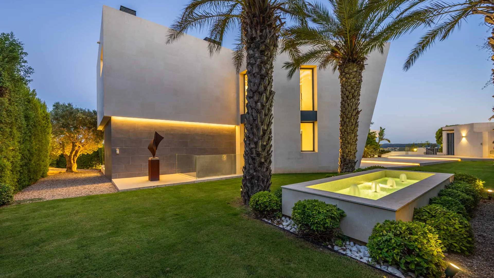 For sale Zona M villa with 5 bedrooms