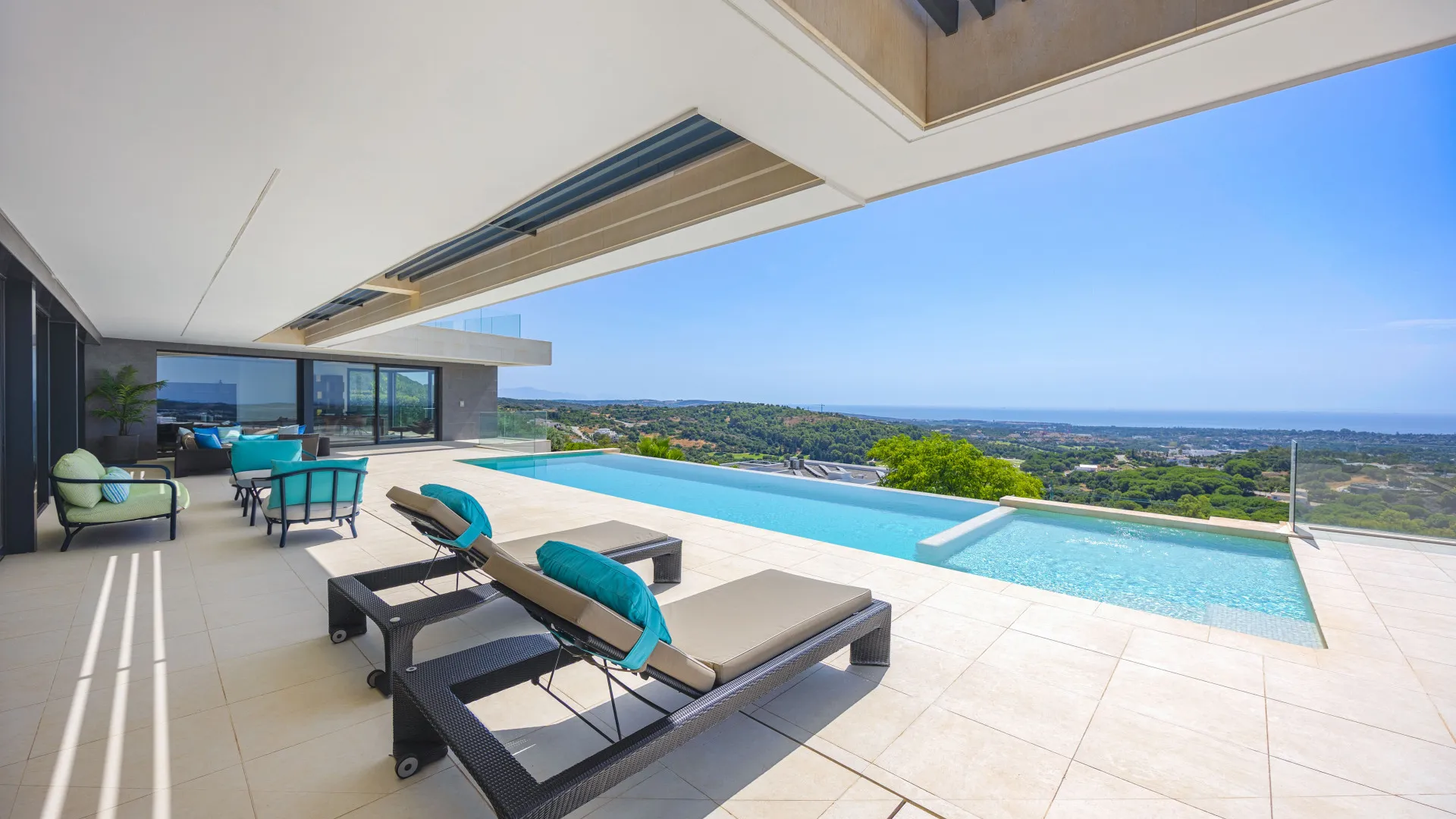 For sale Zona M villa with 5 bedrooms