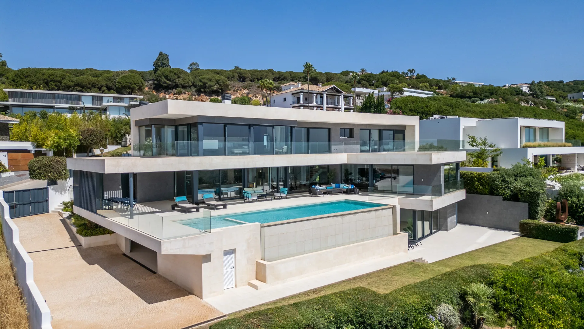 For sale Zona M villa with 5 bedrooms