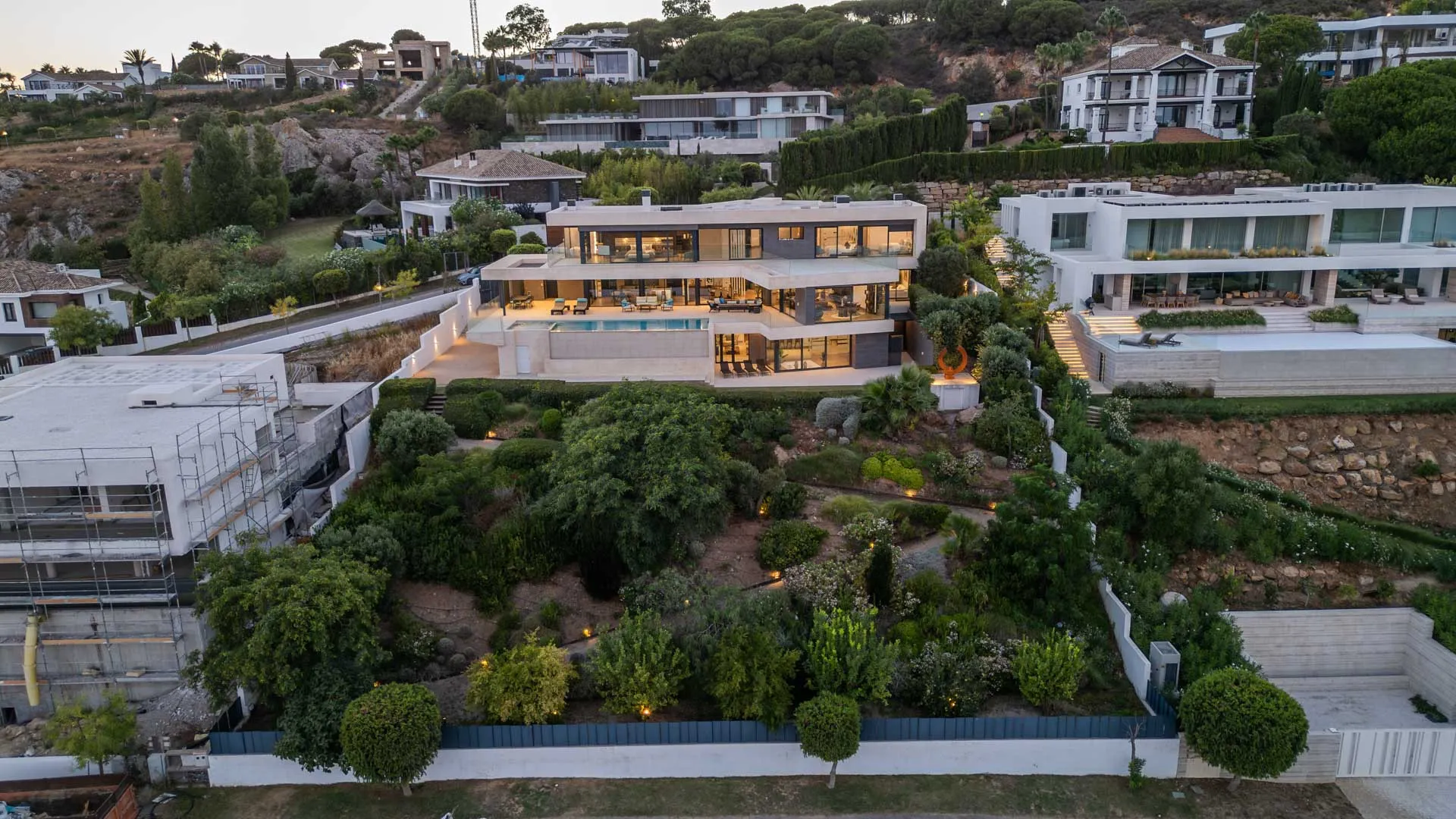 For sale Zona M villa with 5 bedrooms