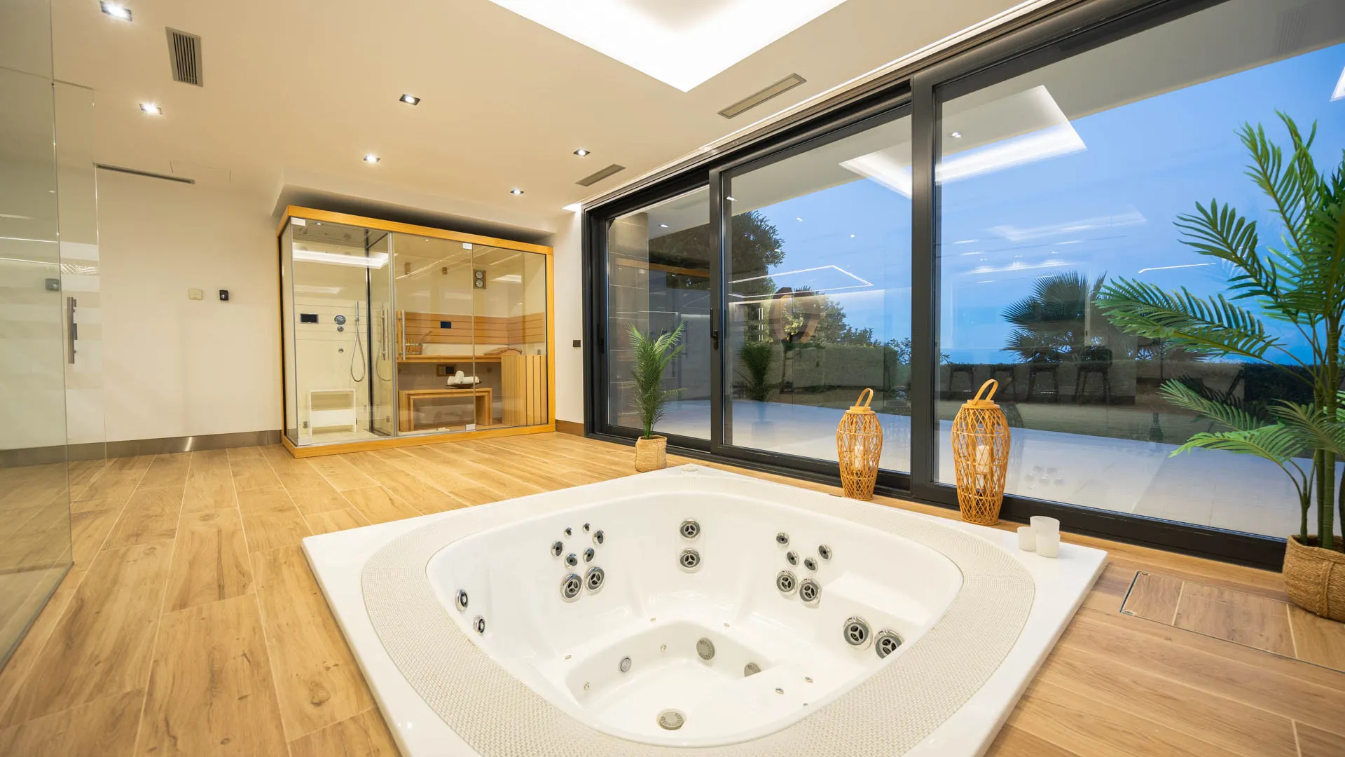 For sale Zona M villa with 5 bedrooms