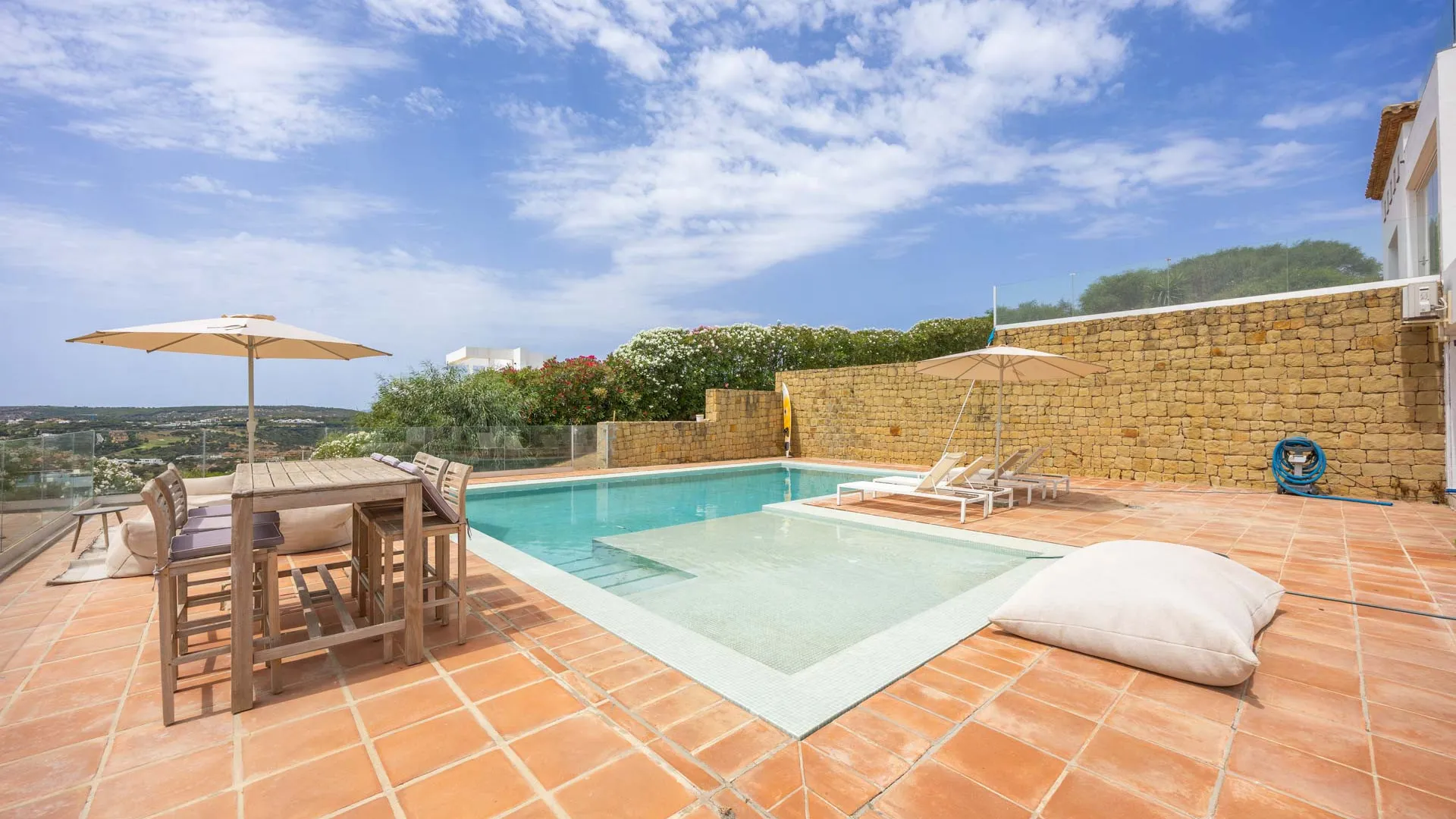 For sale villa in Zona M
