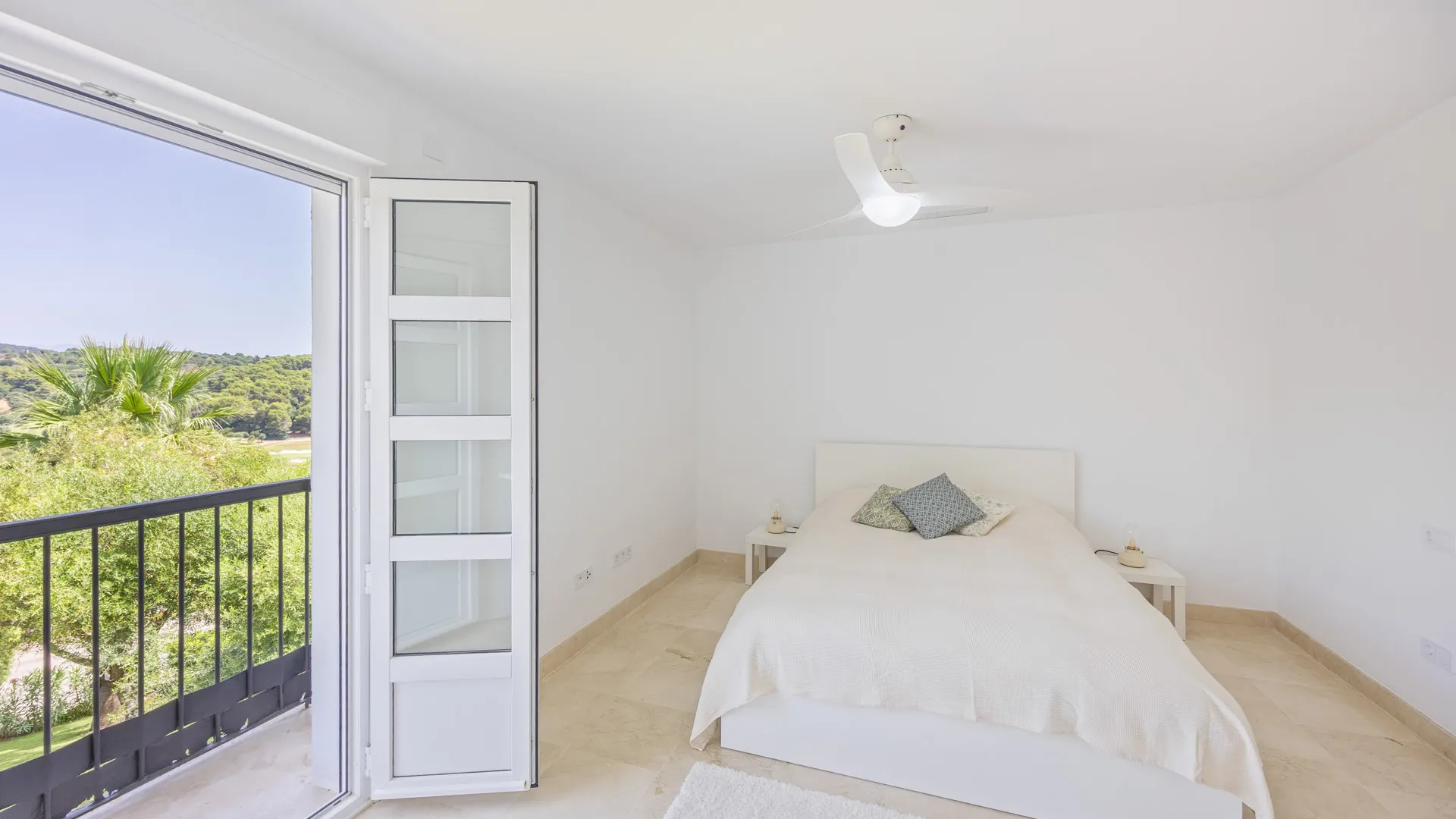 Villa with 5 bedrooms for sale in Zona L