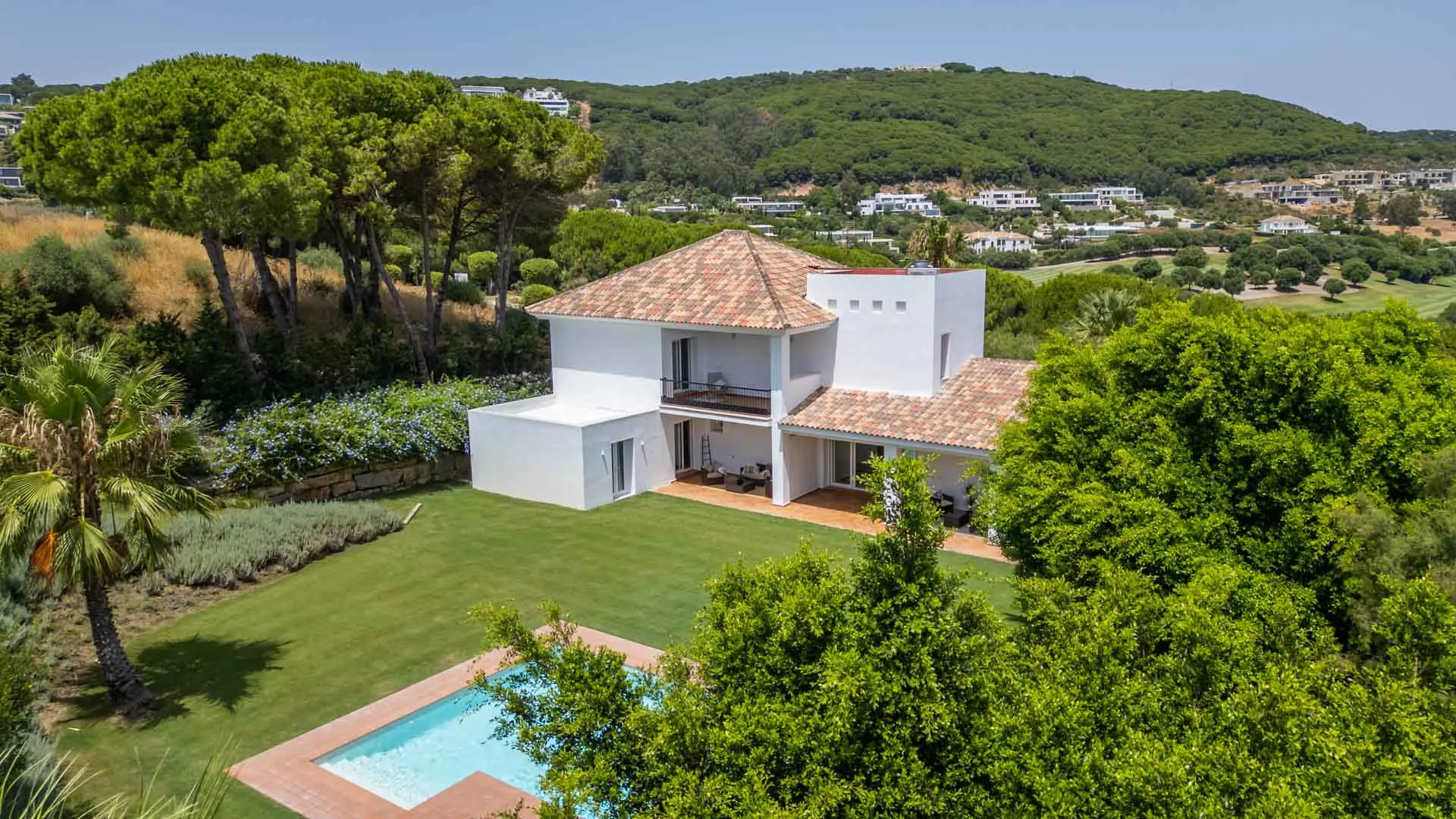 Villa with 5 bedrooms for sale in Zona L
