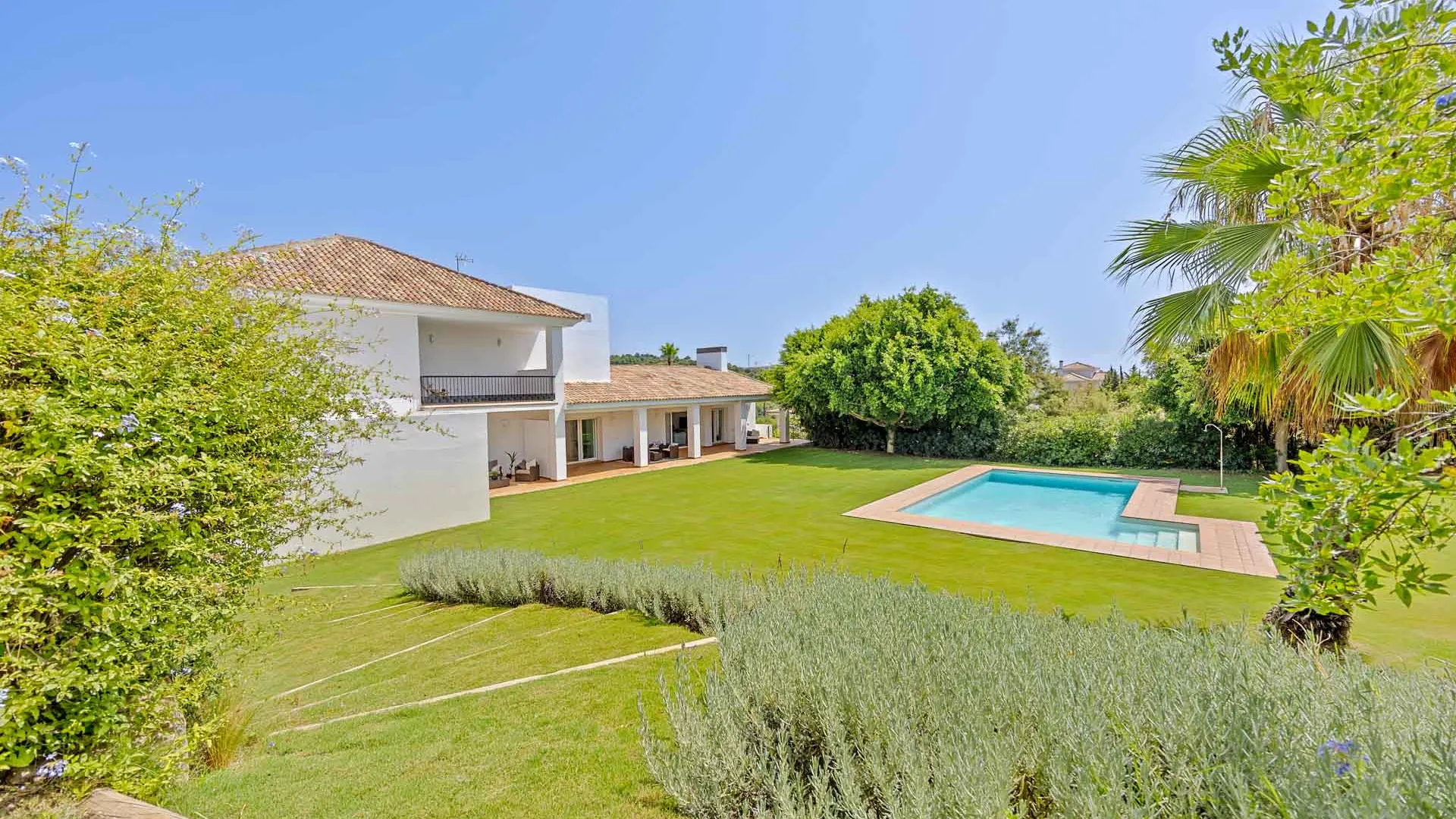 Villa with 5 bedrooms for sale in Zona L