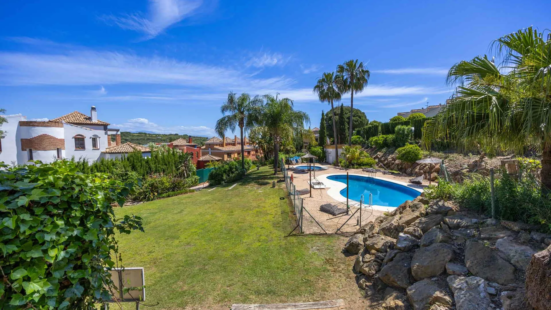 3 bedrooms Alcaidesa Costa town house for sale