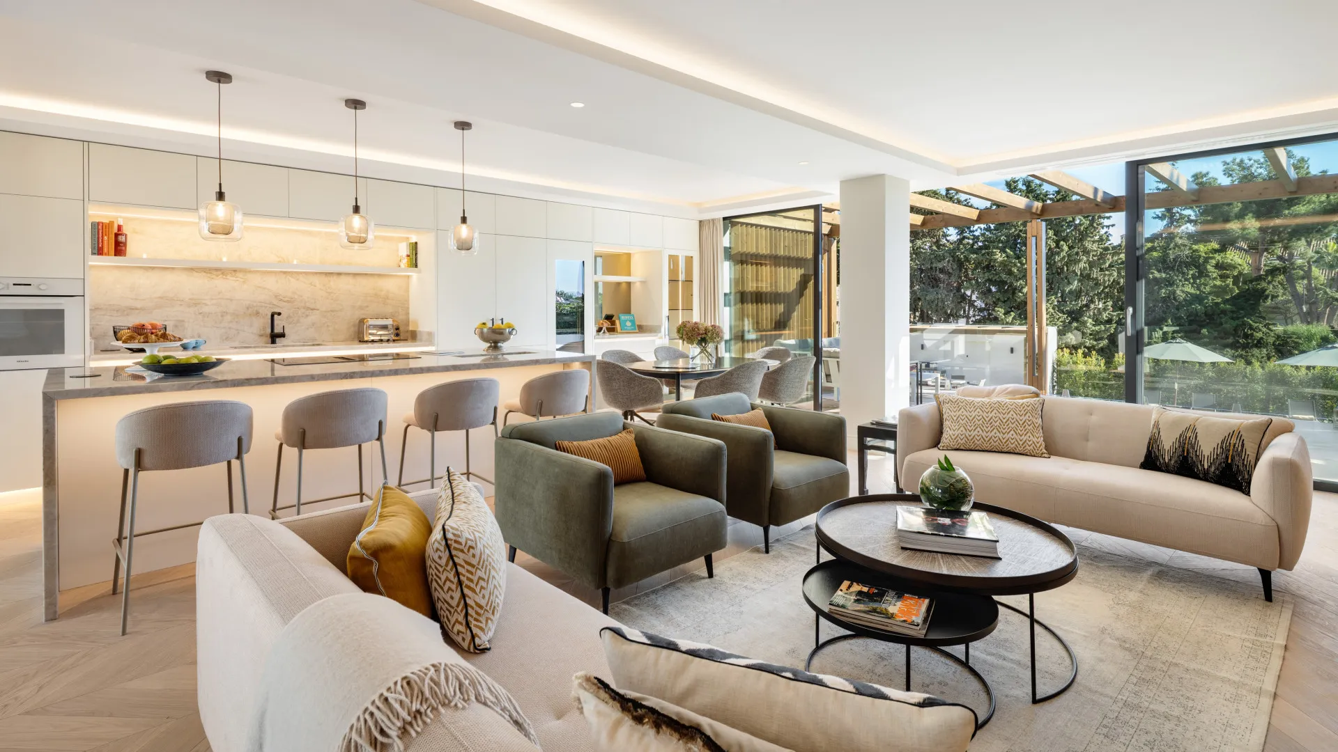 Villa for sale in Elviria with 4 bedrooms