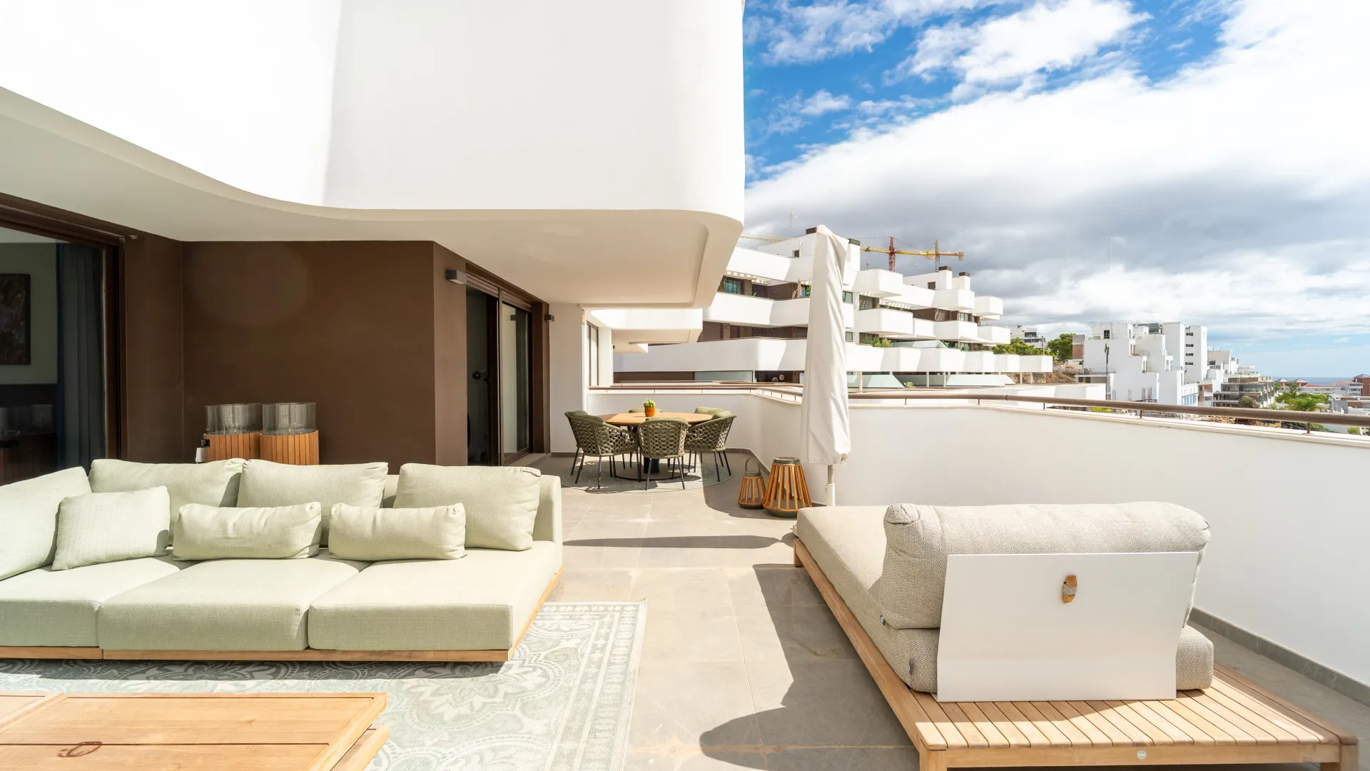 Las Mesas apartment for sale
