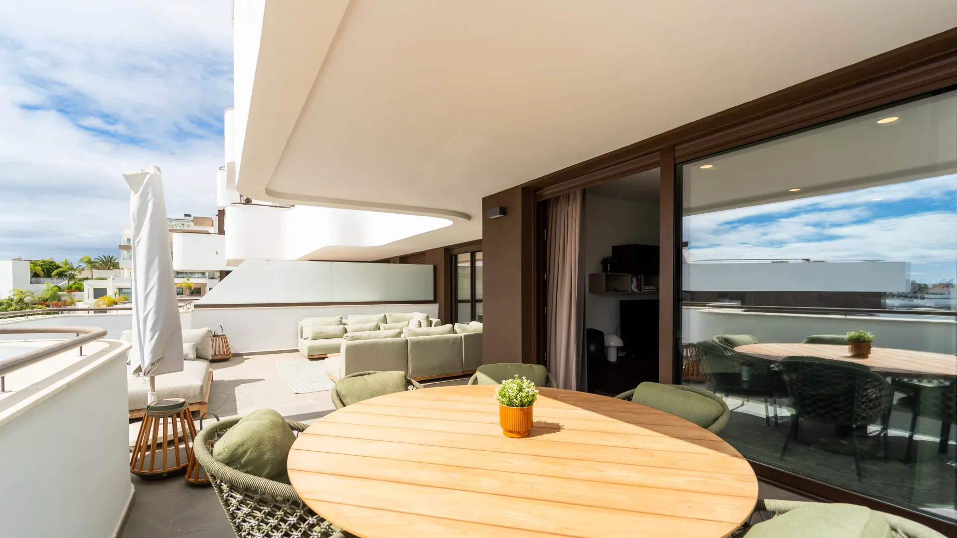 Las Mesas apartment for sale
