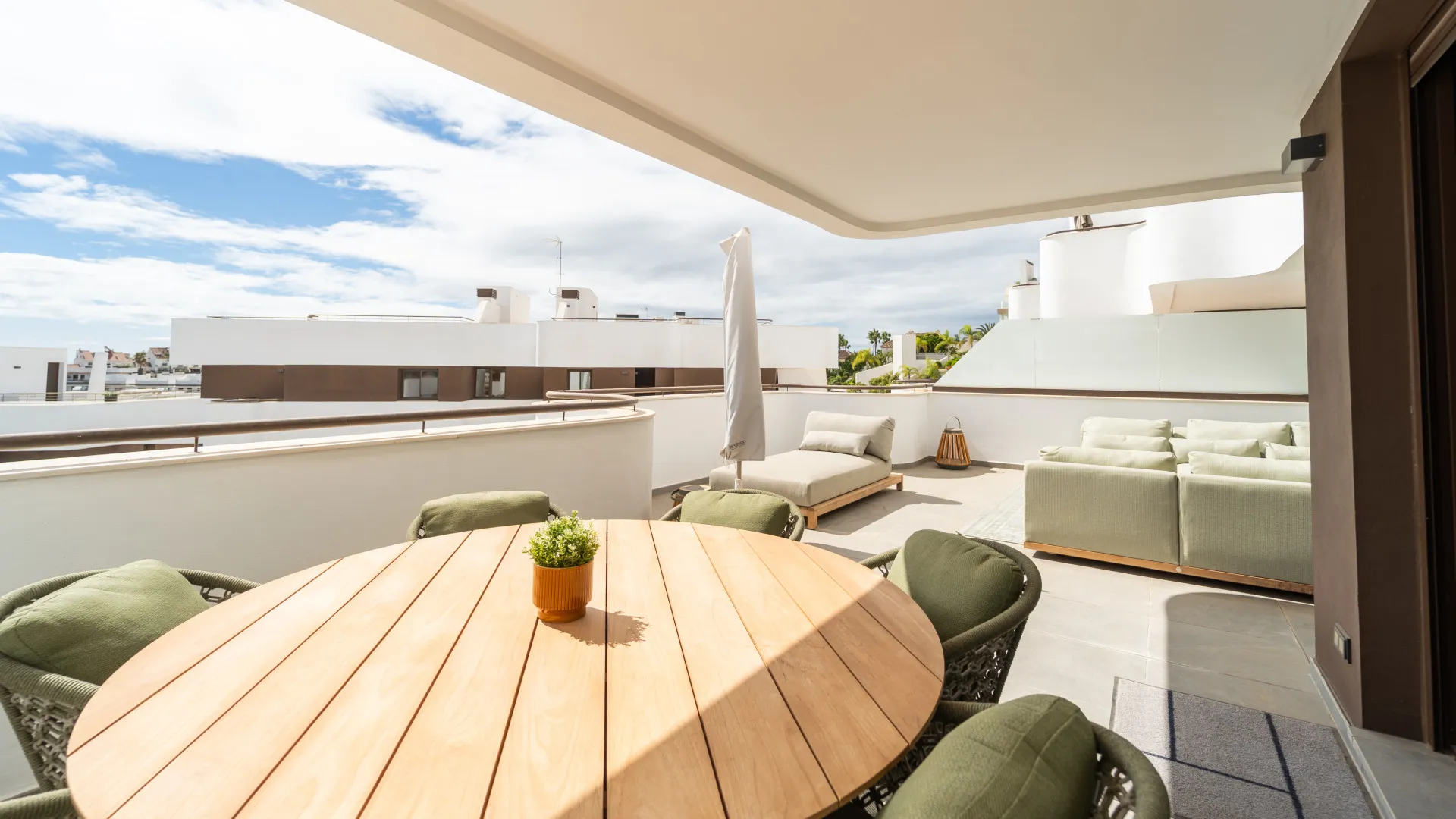 Las Mesas apartment for sale