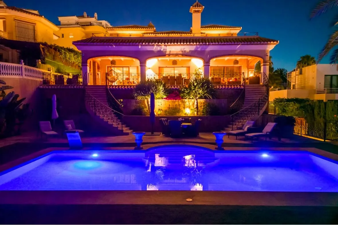 4 bedrooms villa in Cala de Mijas for sale