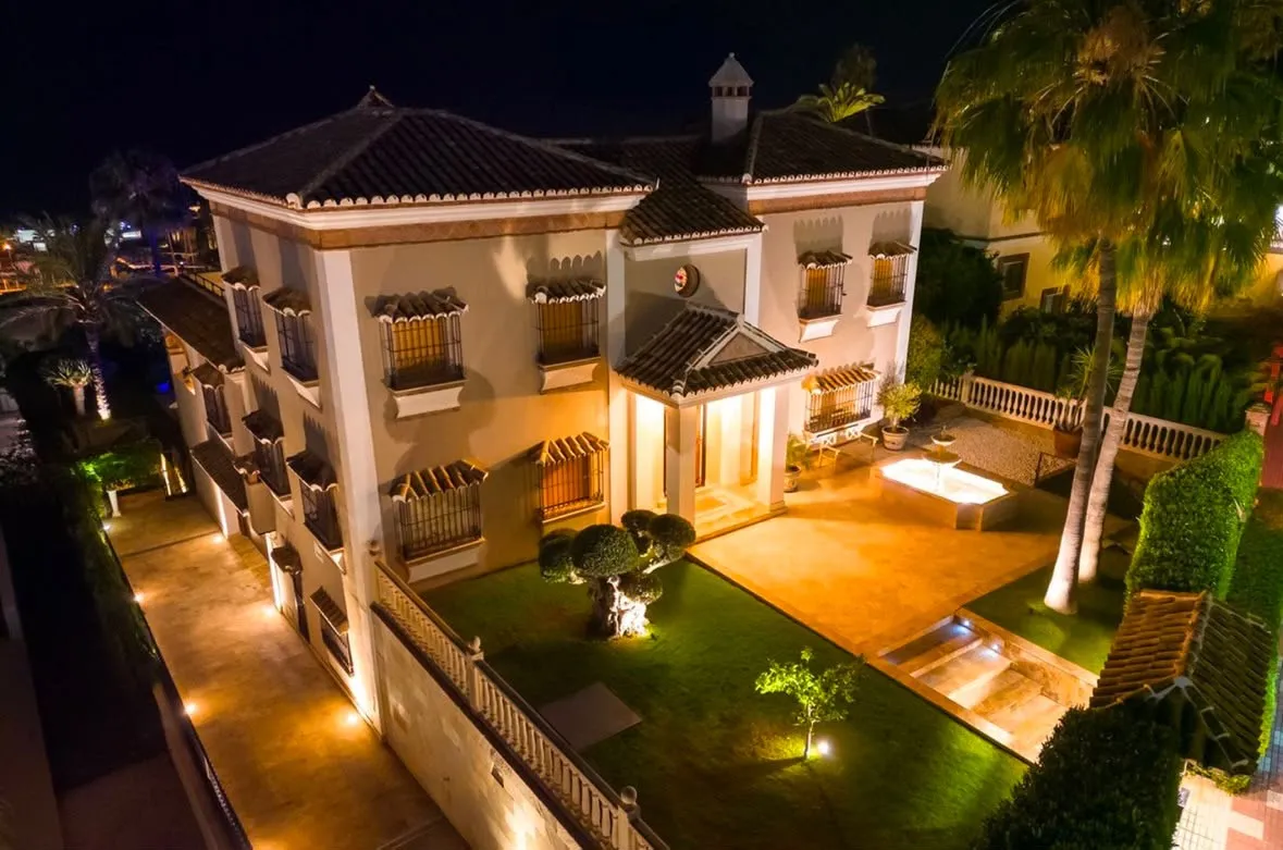 4 bedrooms villa in Cala de Mijas for sale