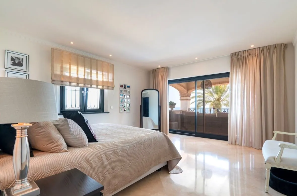 4 bedrooms villa in Cala de Mijas for sale