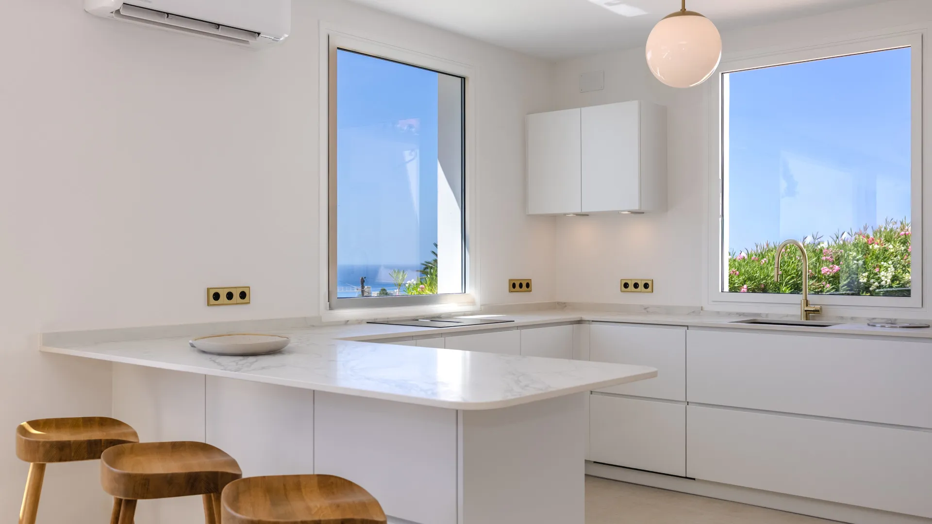 For sale villa in Elviria