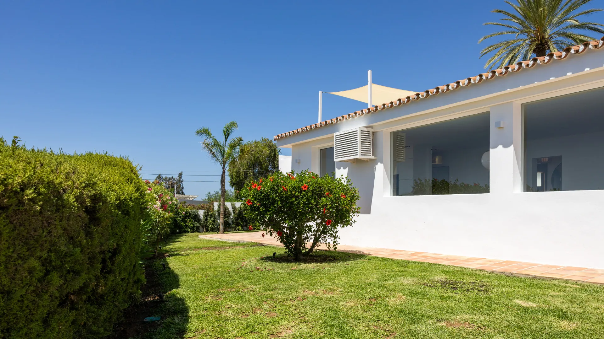 For sale villa in Elviria
