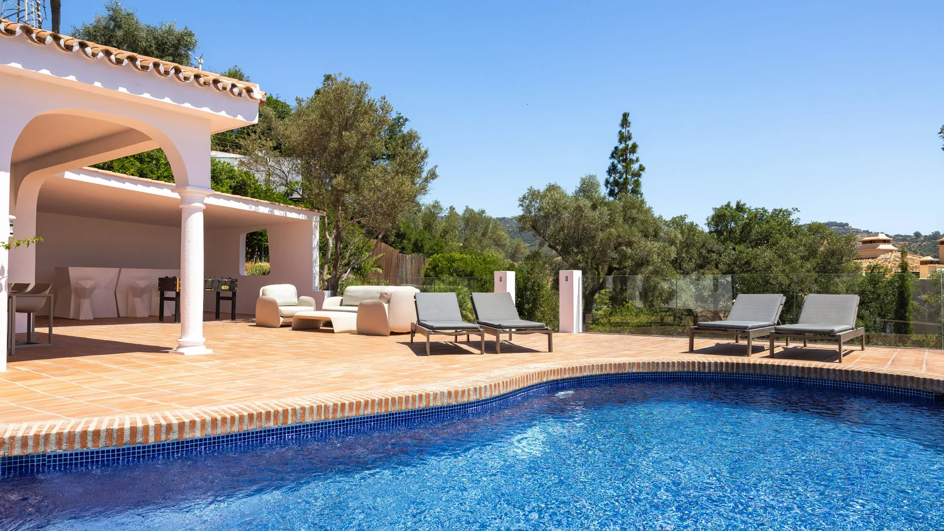 For sale villa in Elviria