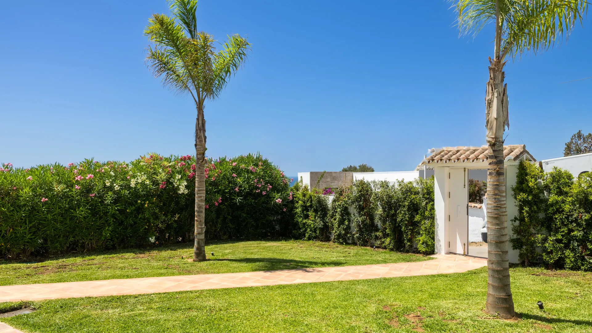 For sale villa in Elviria
