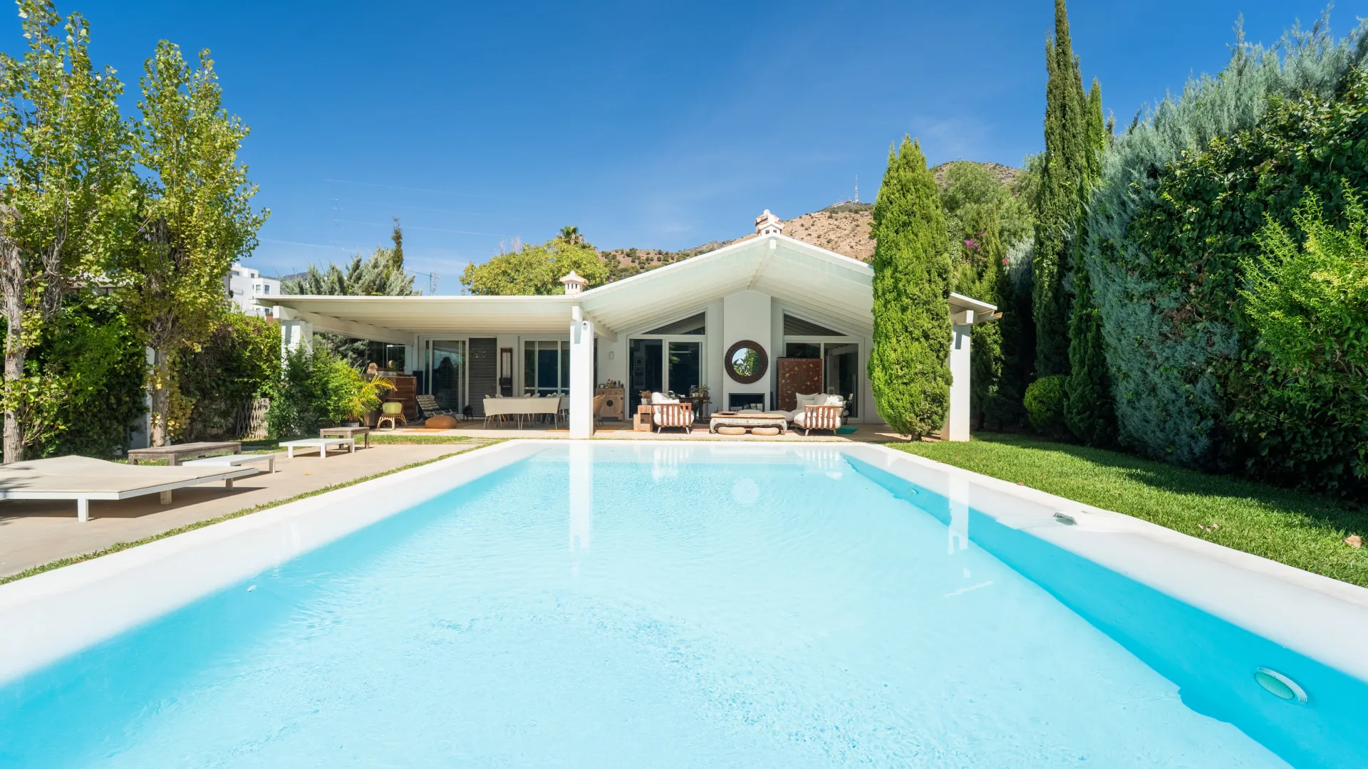 For sale villa with 5 bedrooms in Reserva del Higuerón