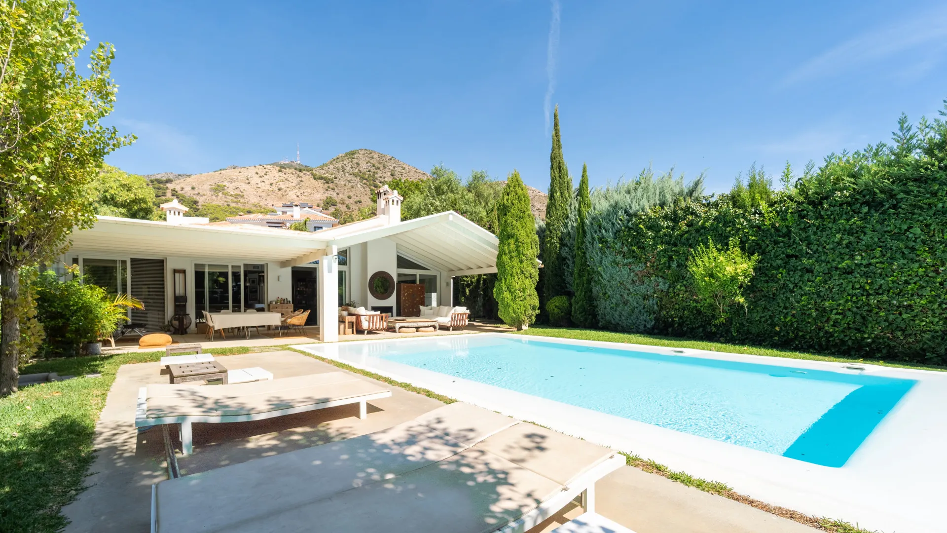 For sale villa with 5 bedrooms in Reserva del Higuerón