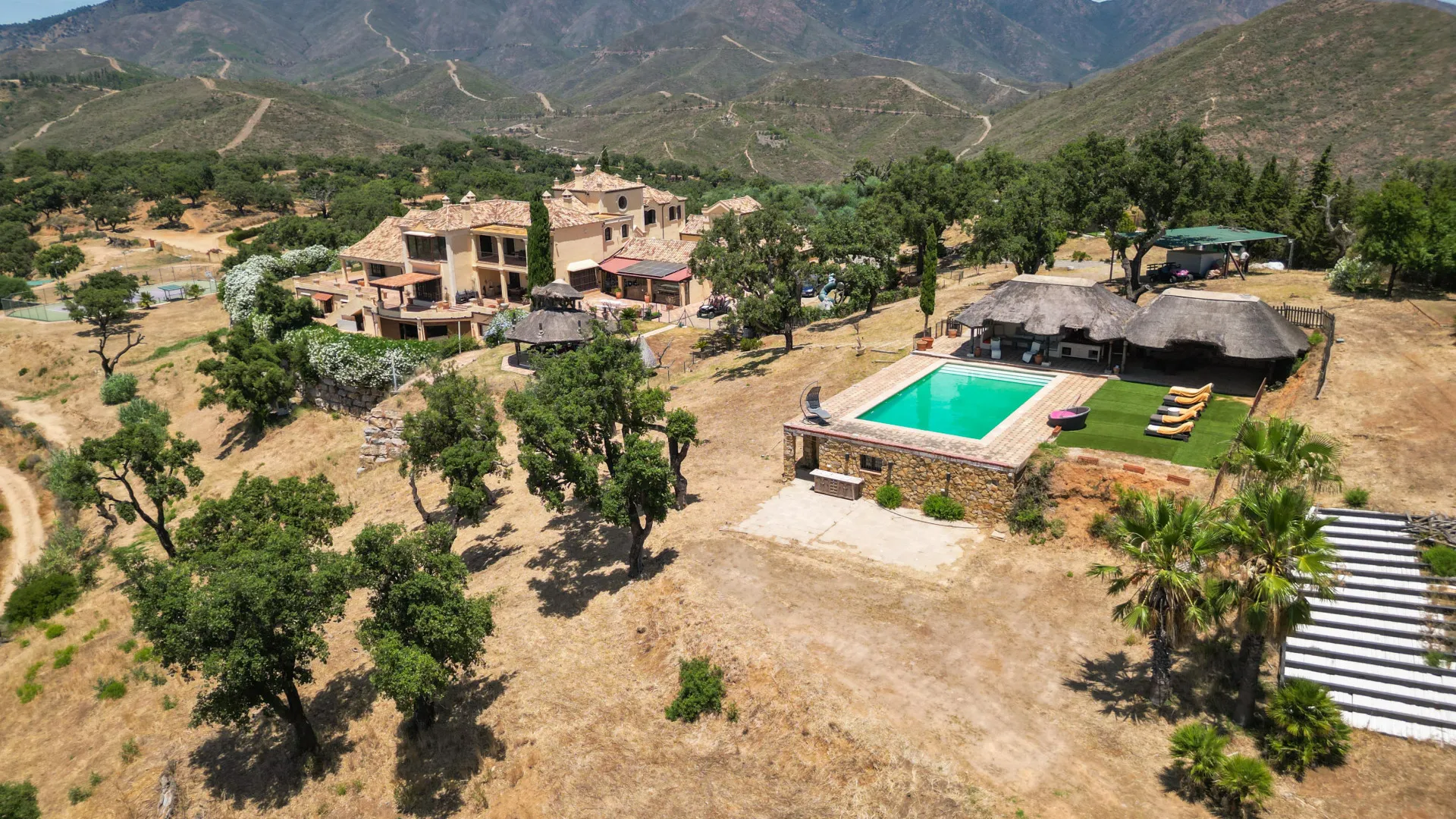 Villa for sale in La Mairena