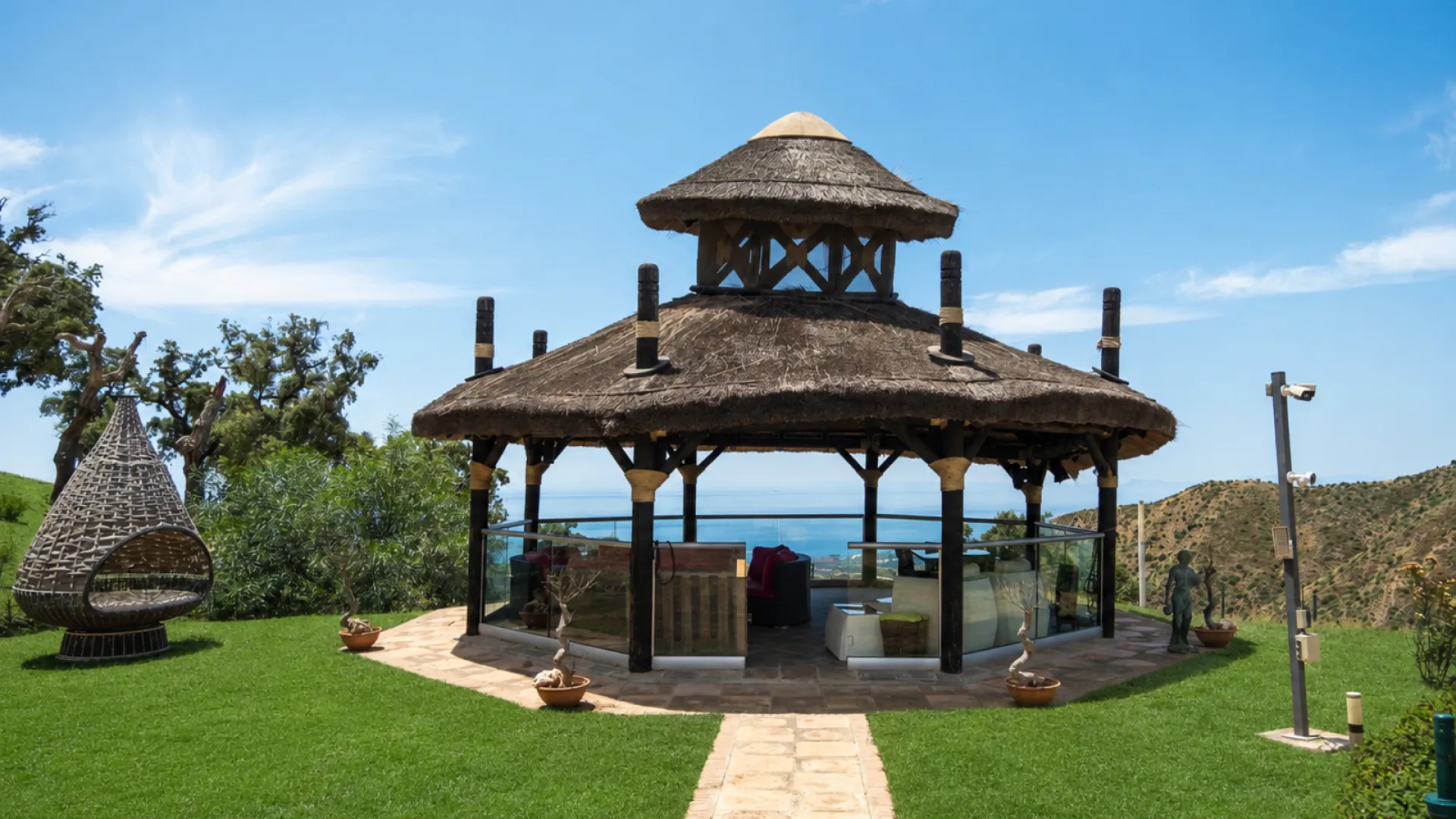 Villa for sale in La Mairena with 9 bedrooms