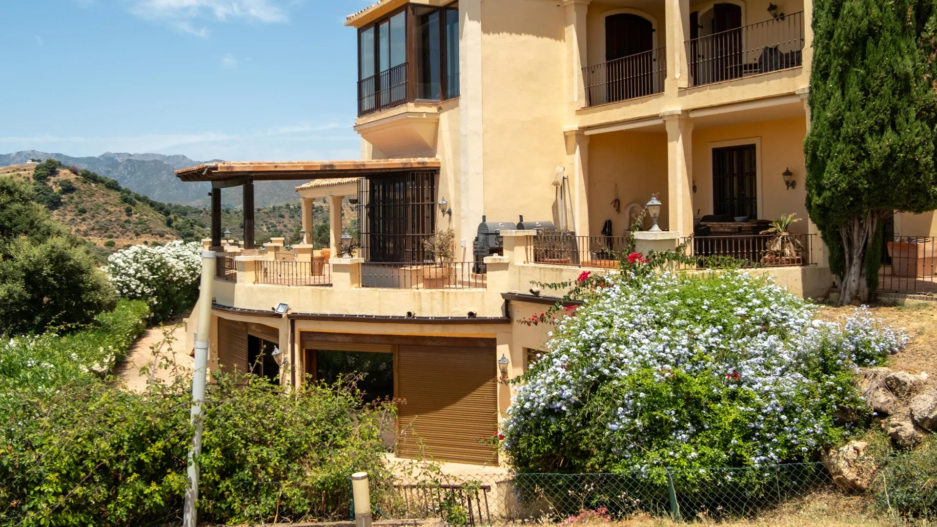 Villa for sale in La Mairena