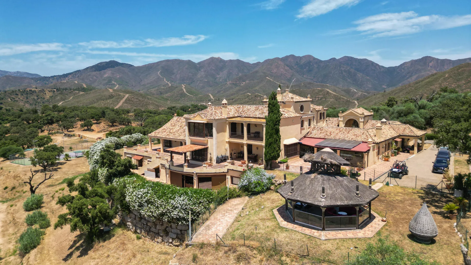 Villa for sale in La Mairena