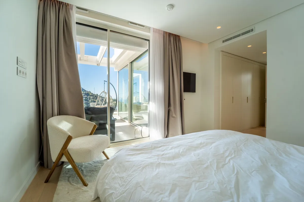 Buy penthouse in Palo Alto