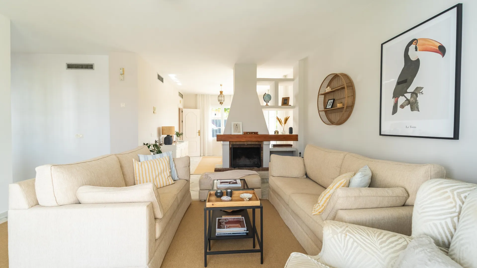 For sale villa with 4 bedrooms in Elviria