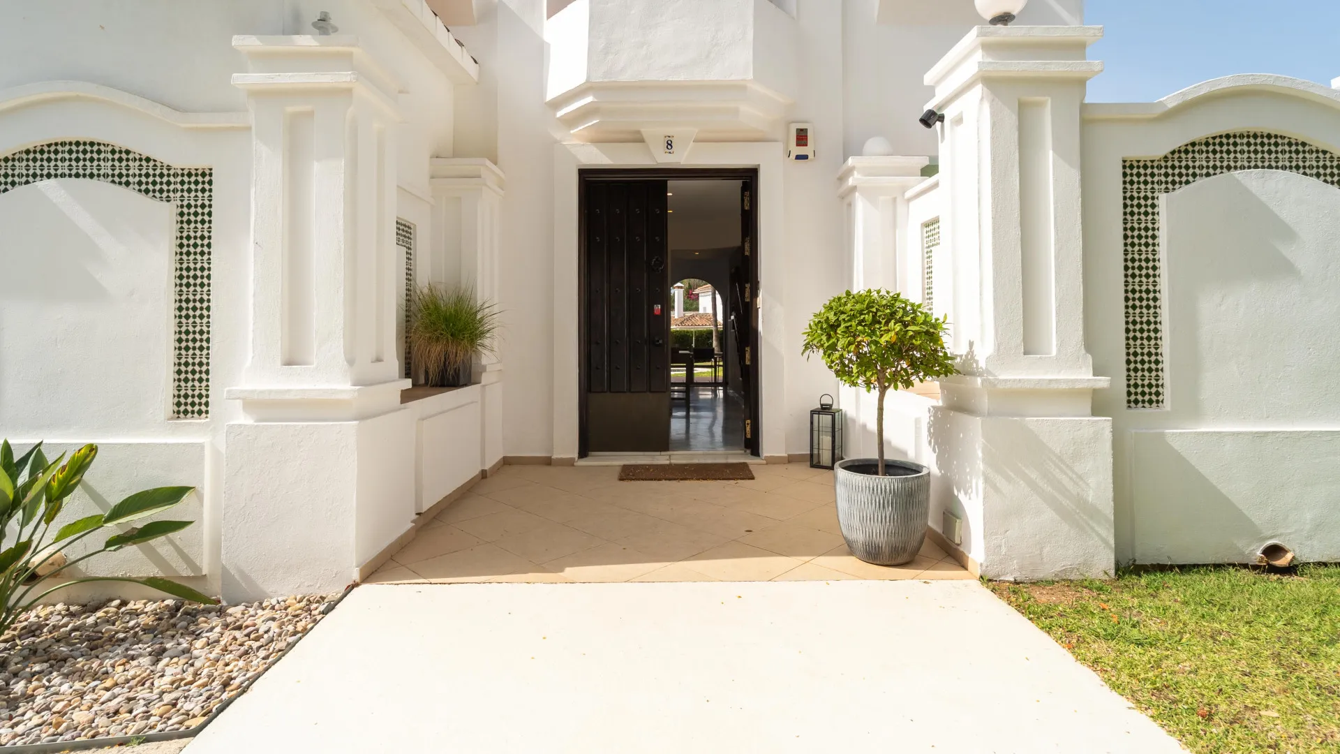 For sale villa with 4 bedrooms in Elviria
