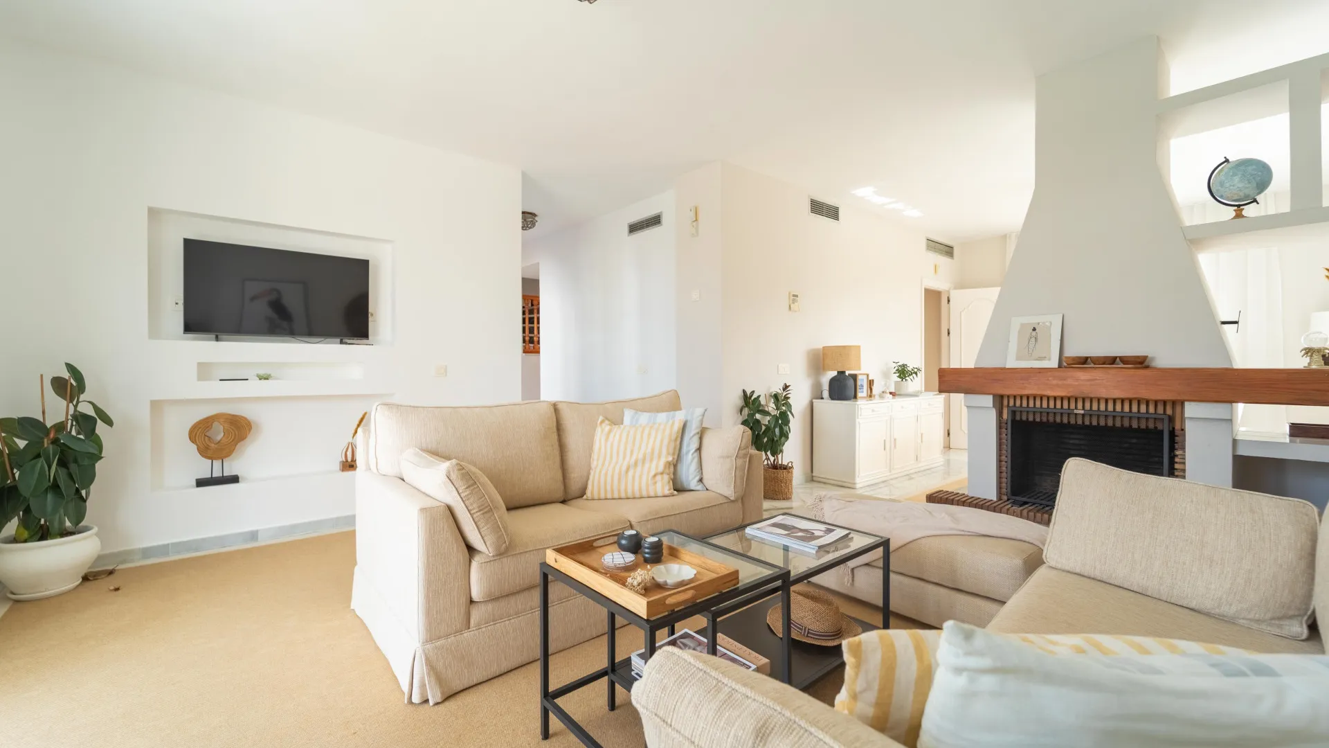 For sale villa with 4 bedrooms in Elviria