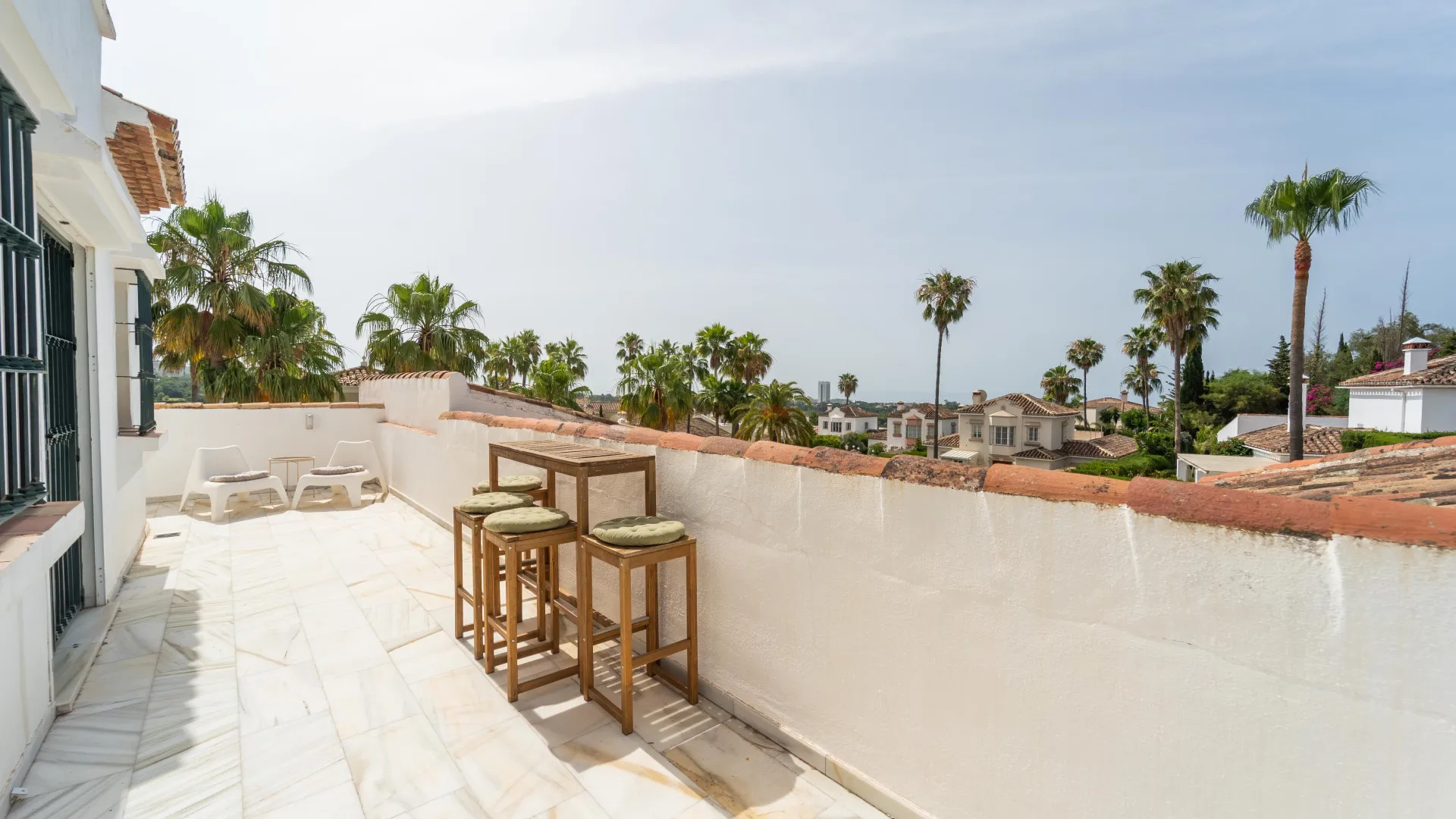 For sale villa with 4 bedrooms in Elviria