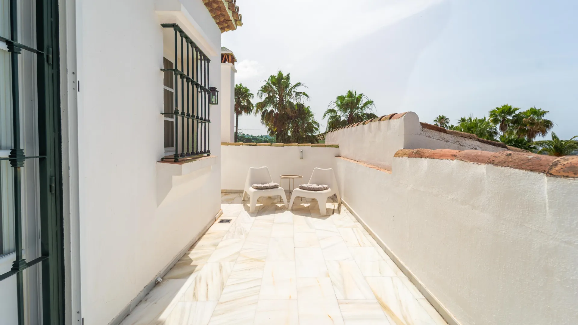For sale villa with 4 bedrooms in Elviria