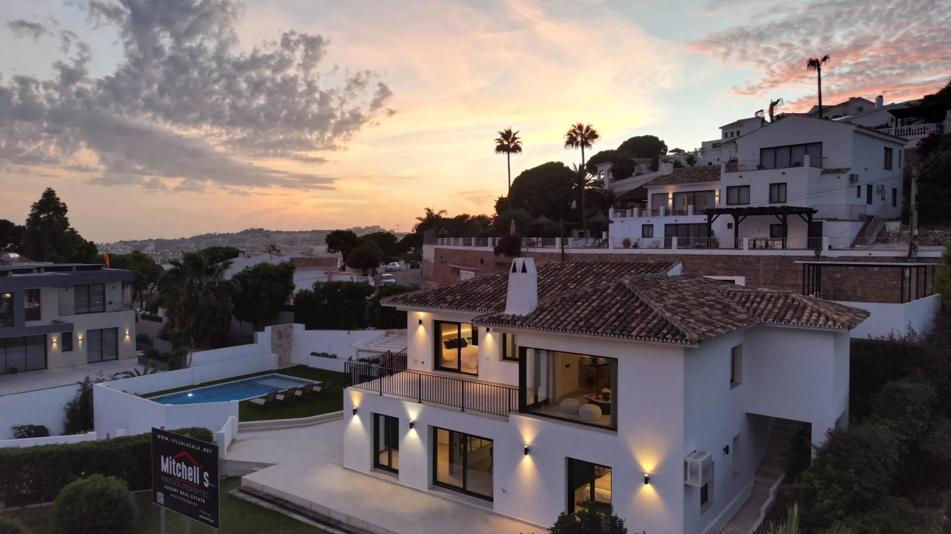 For sale Cala de Mijas villa with 5 bedrooms