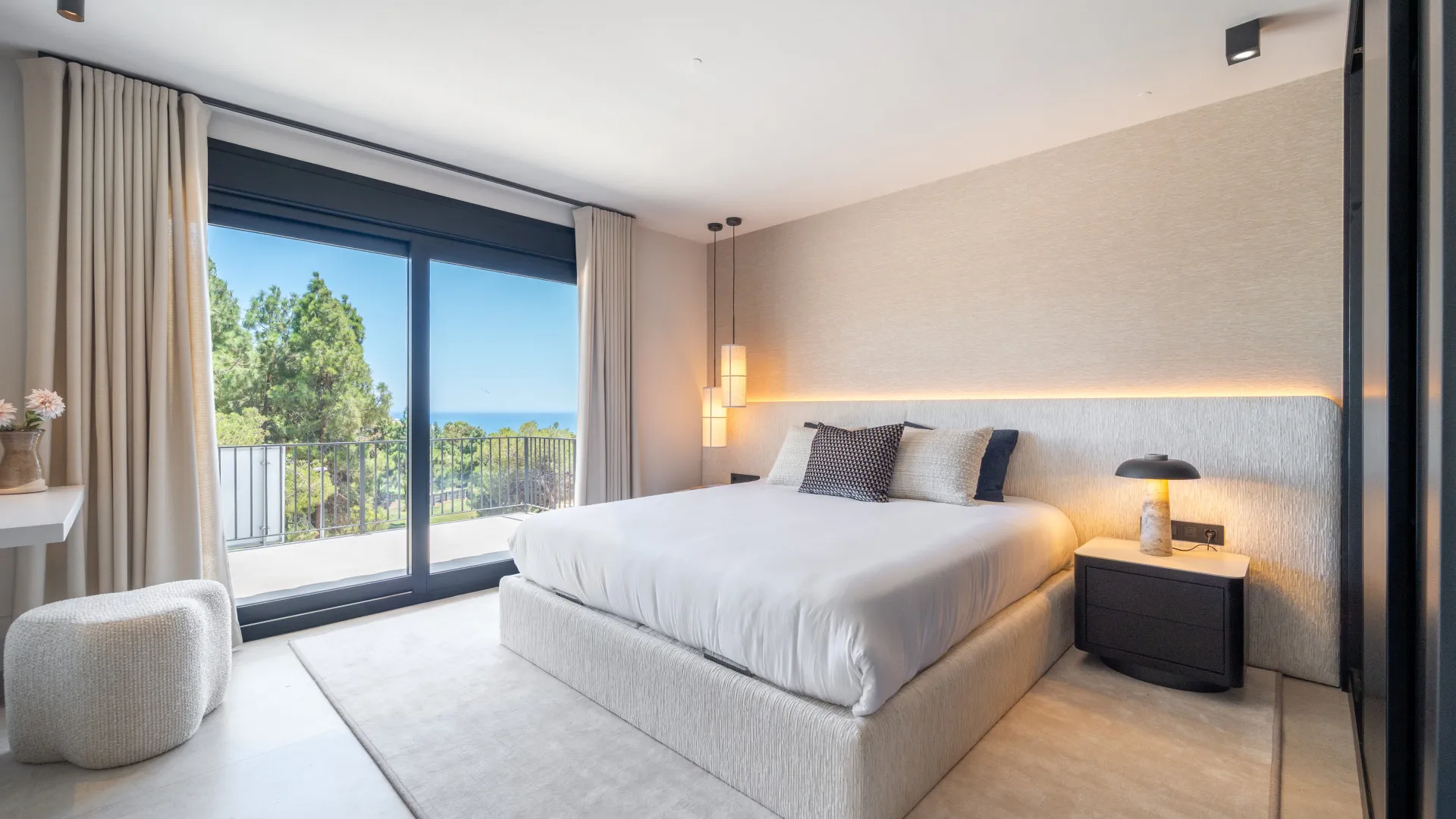 Cala de Mijas 5 bedrooms villa for sale